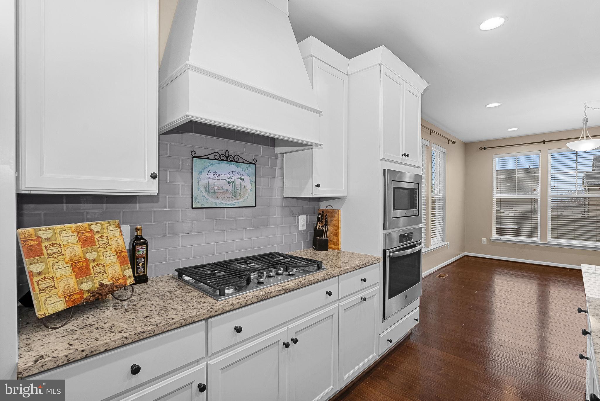 TALLYN RIDGE - Residential