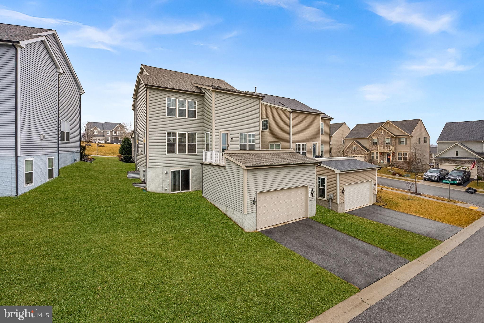 TALLYN RIDGE - Residential