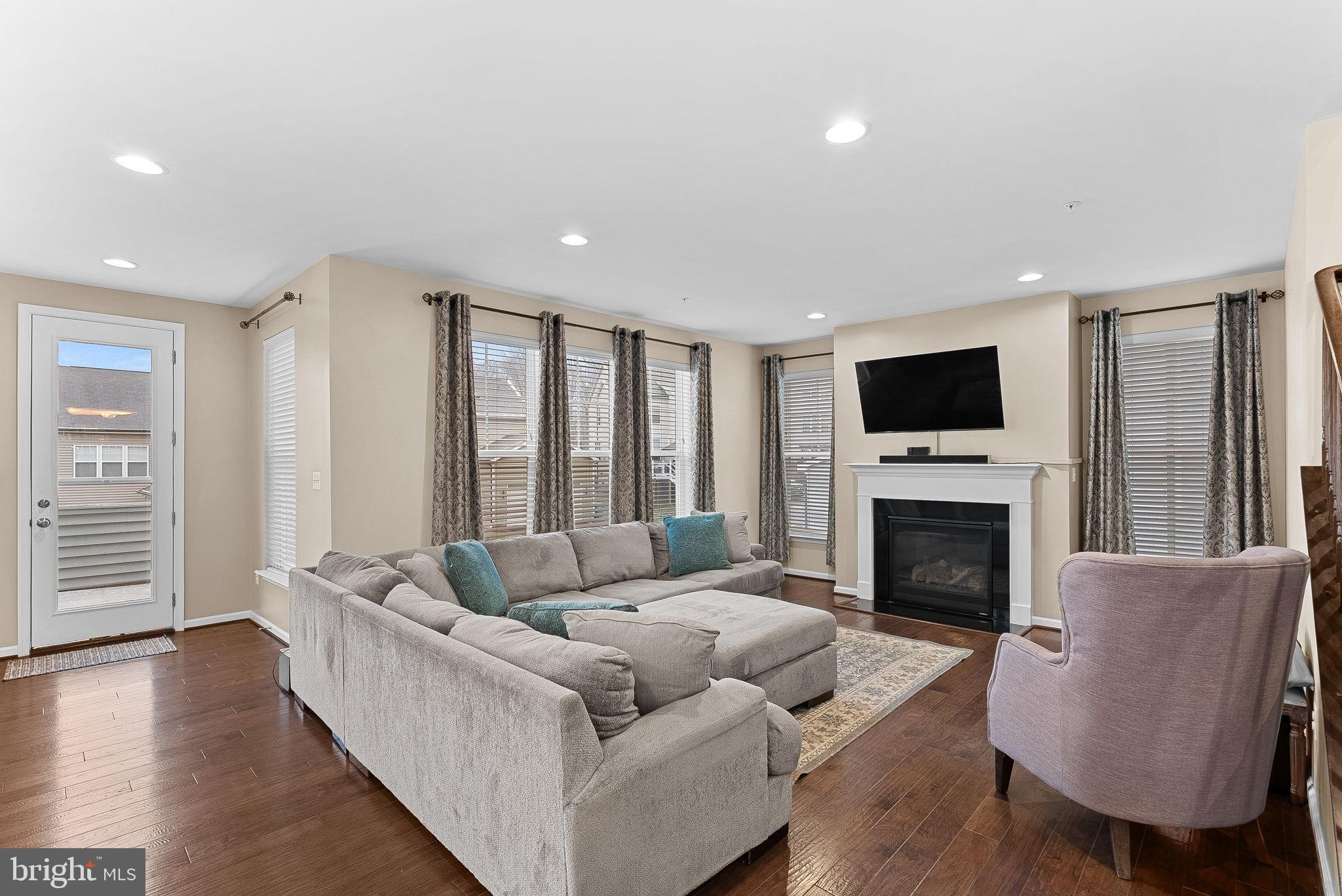 TALLYN RIDGE - Residential