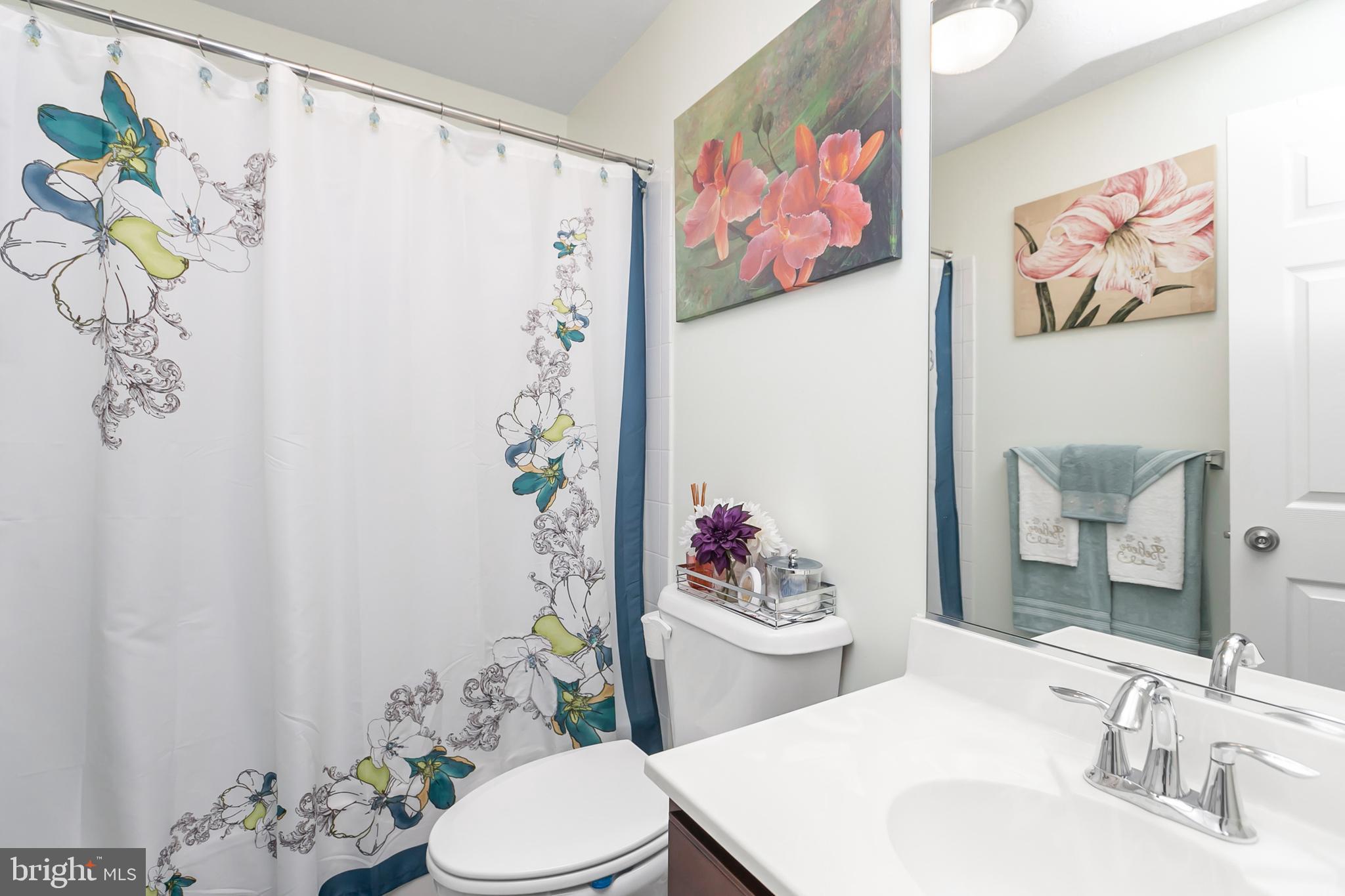 HOLLY WOODS - Residential