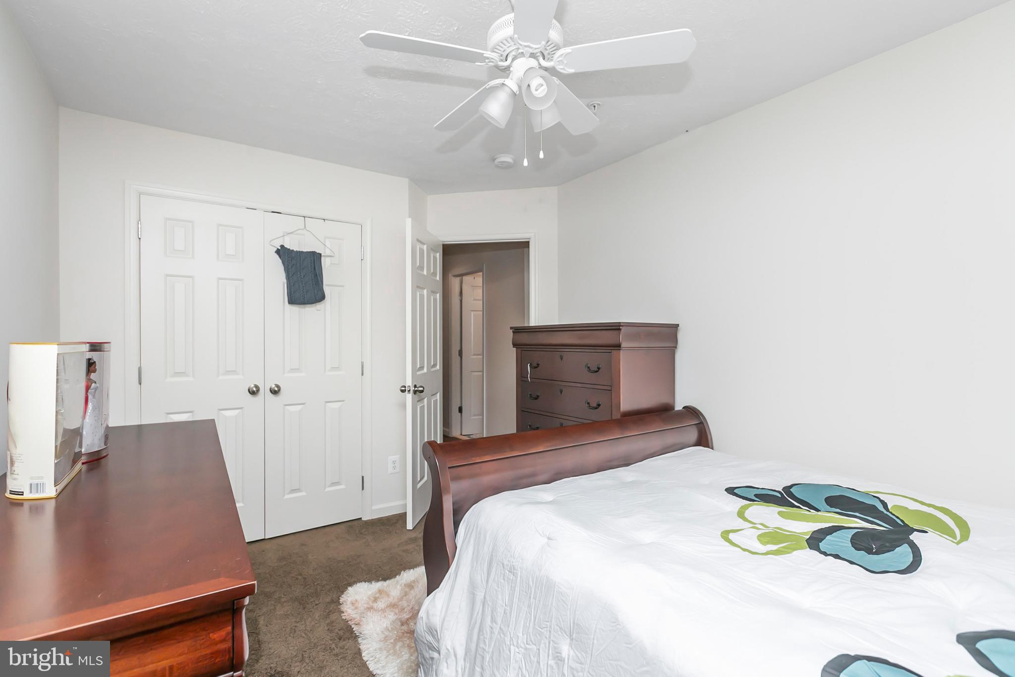 HOLLY WOODS - Residential