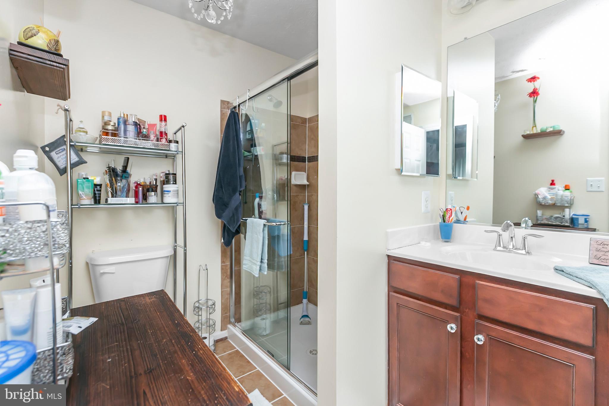 HOLLY WOODS - Residential