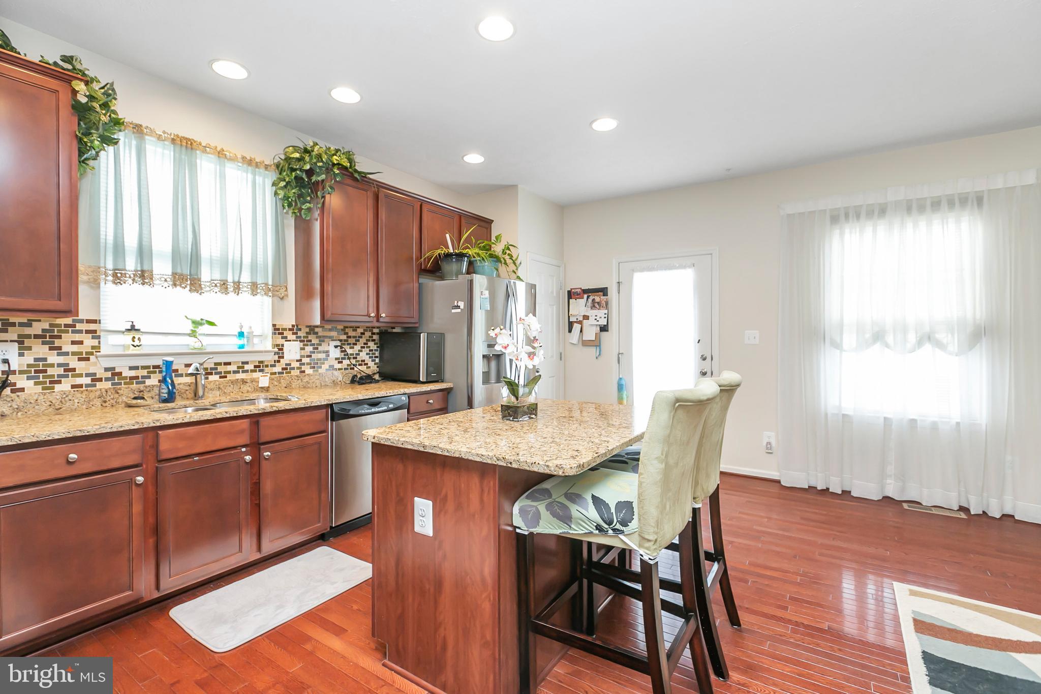 HOLLY WOODS - Residential