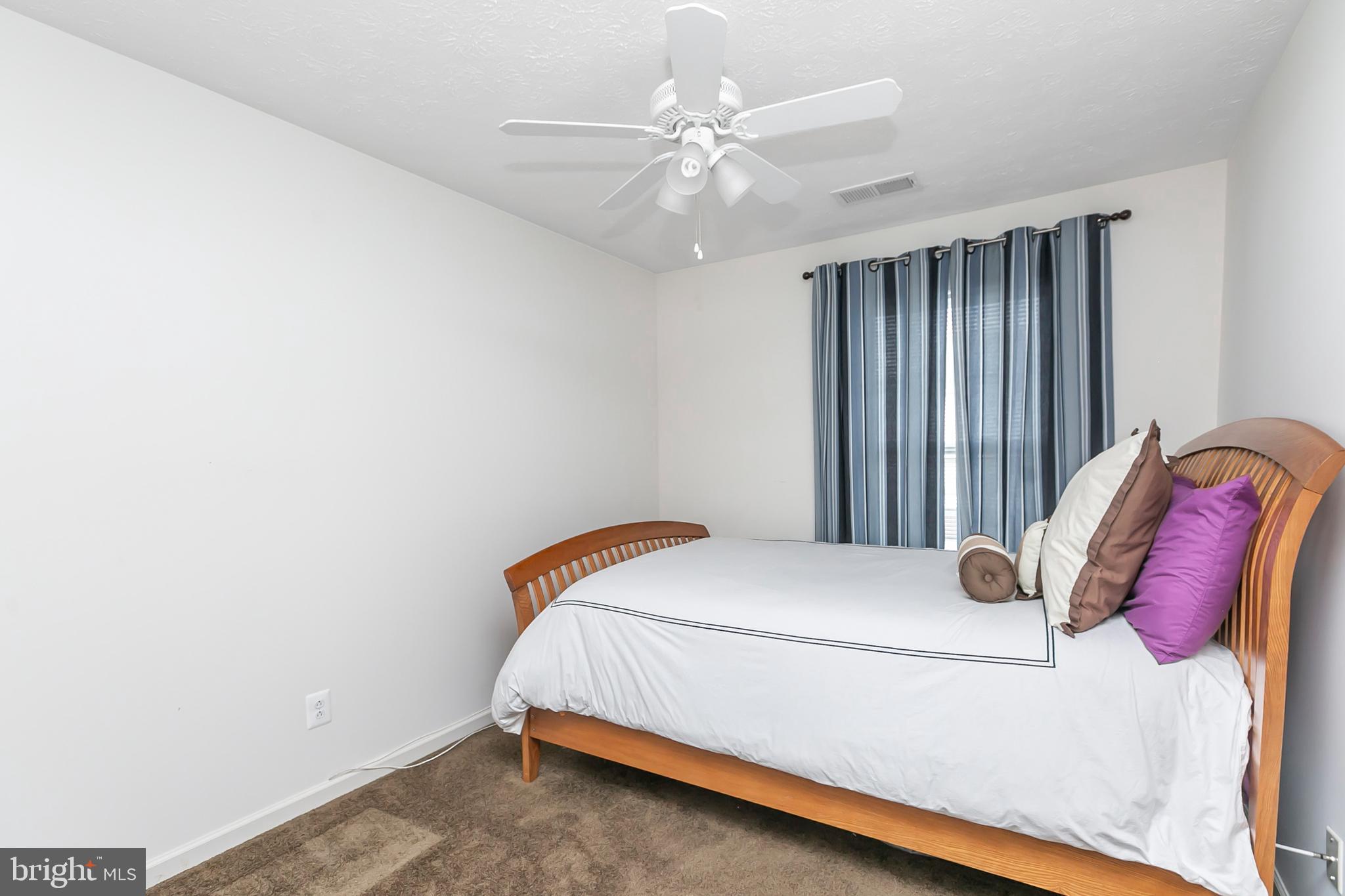 HOLLY WOODS - Residential