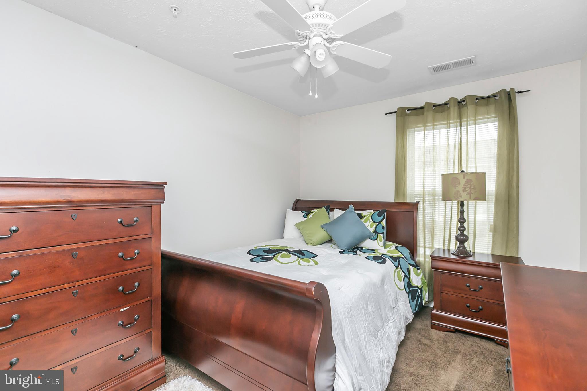 HOLLY WOODS - Residential