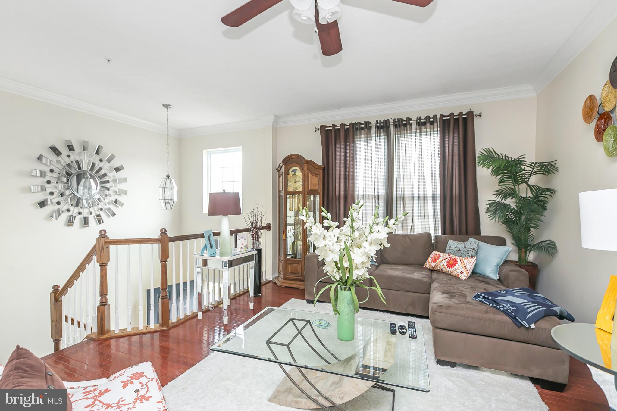 HOLLY WOODS - Residential