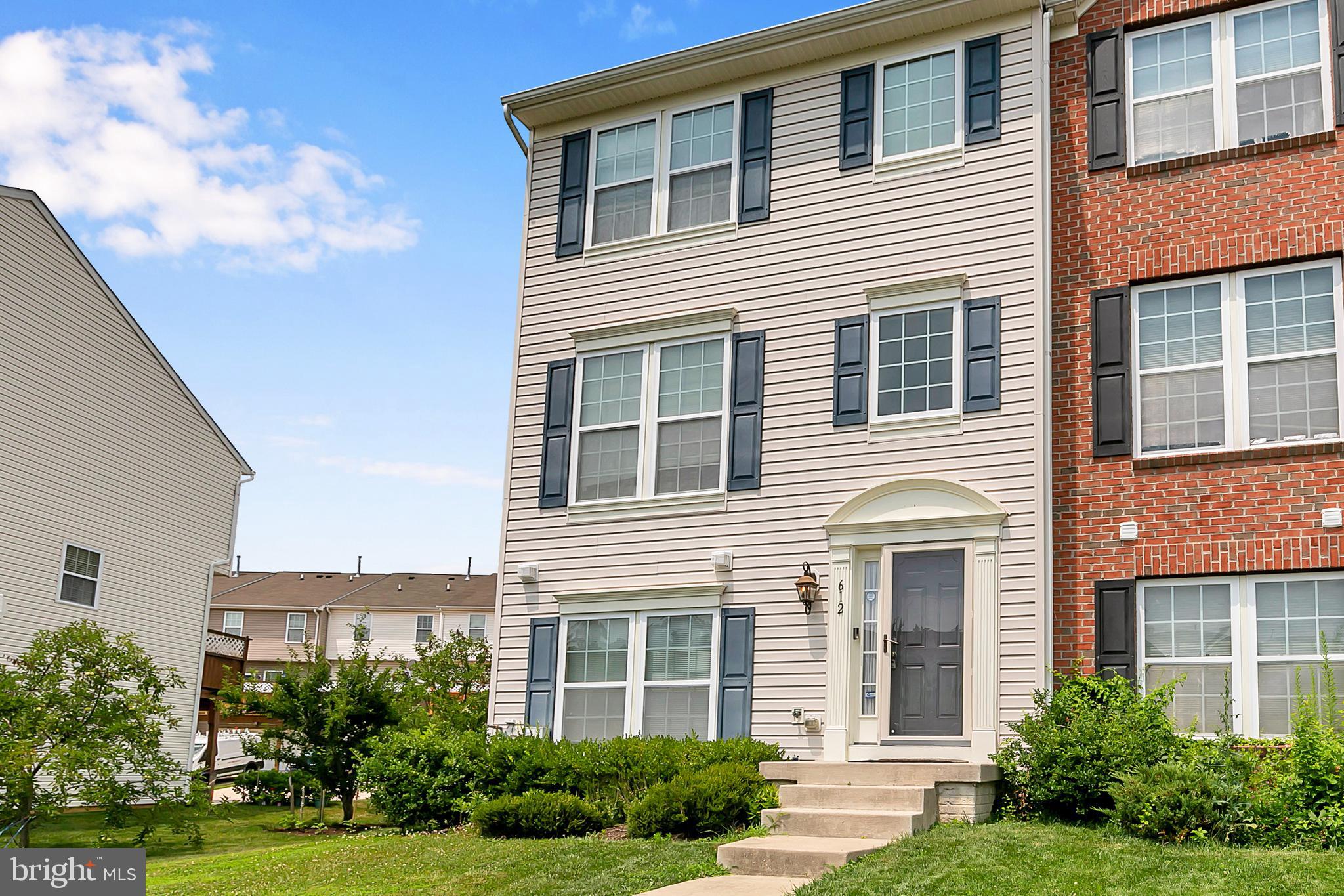 HOLLY WOODS - Residential