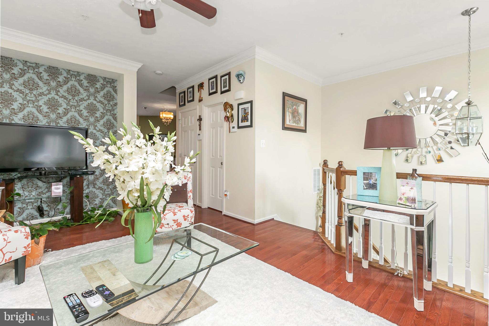 HOLLY WOODS - Residential