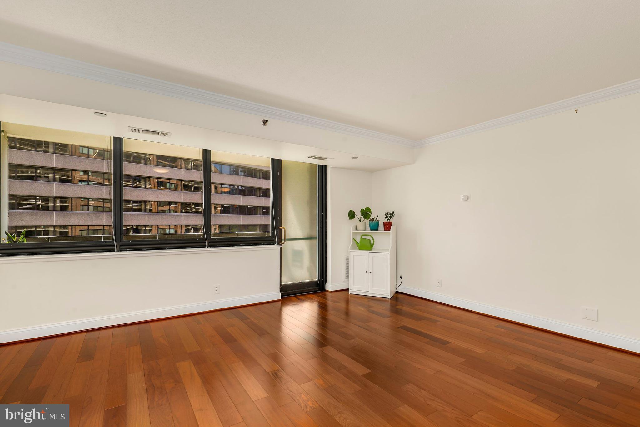 1805 CRYSTAL DRIVE 414S