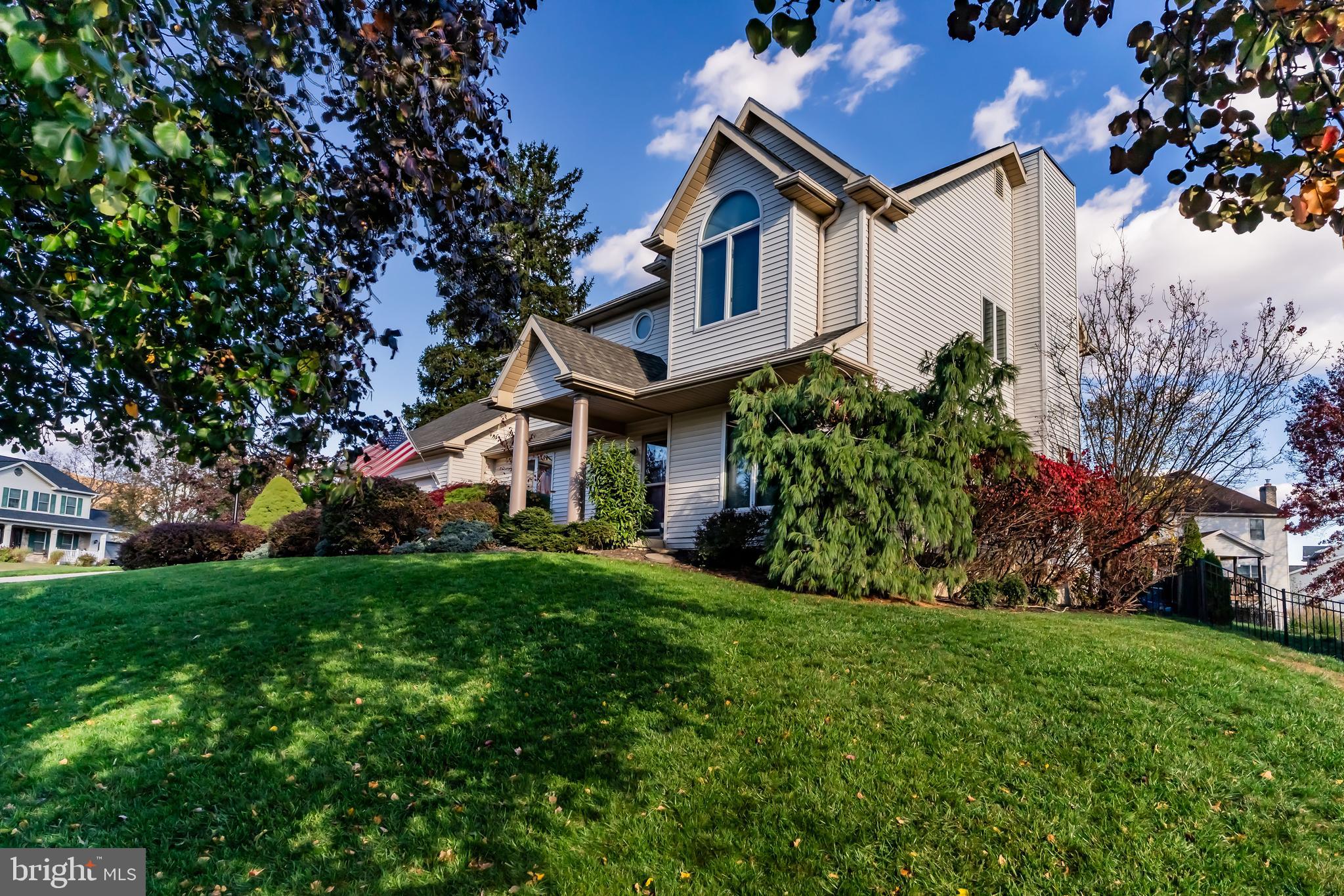 1909 LAUREL GLEN DRIVE