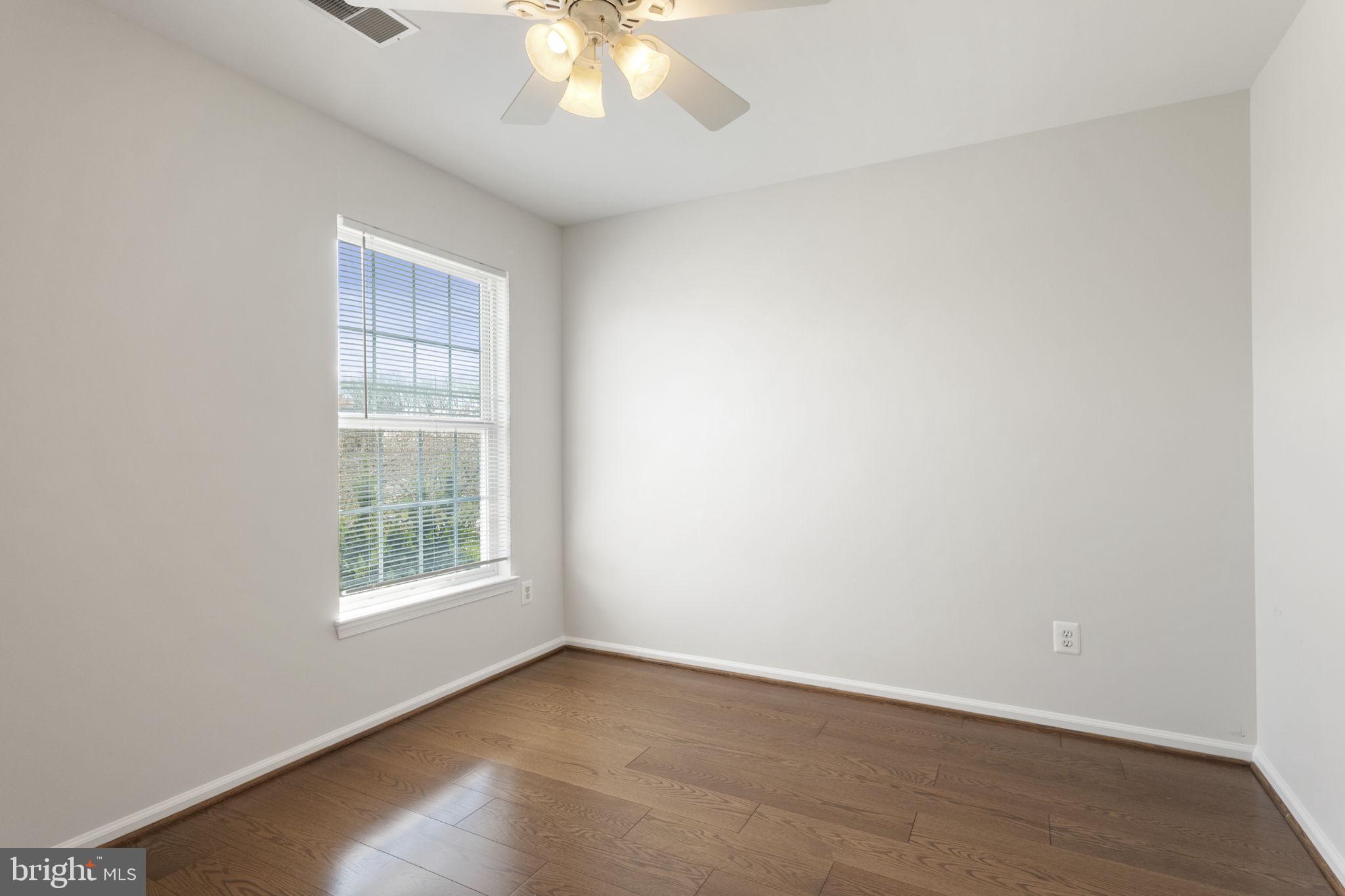 POTOMAC LAKES - Residential