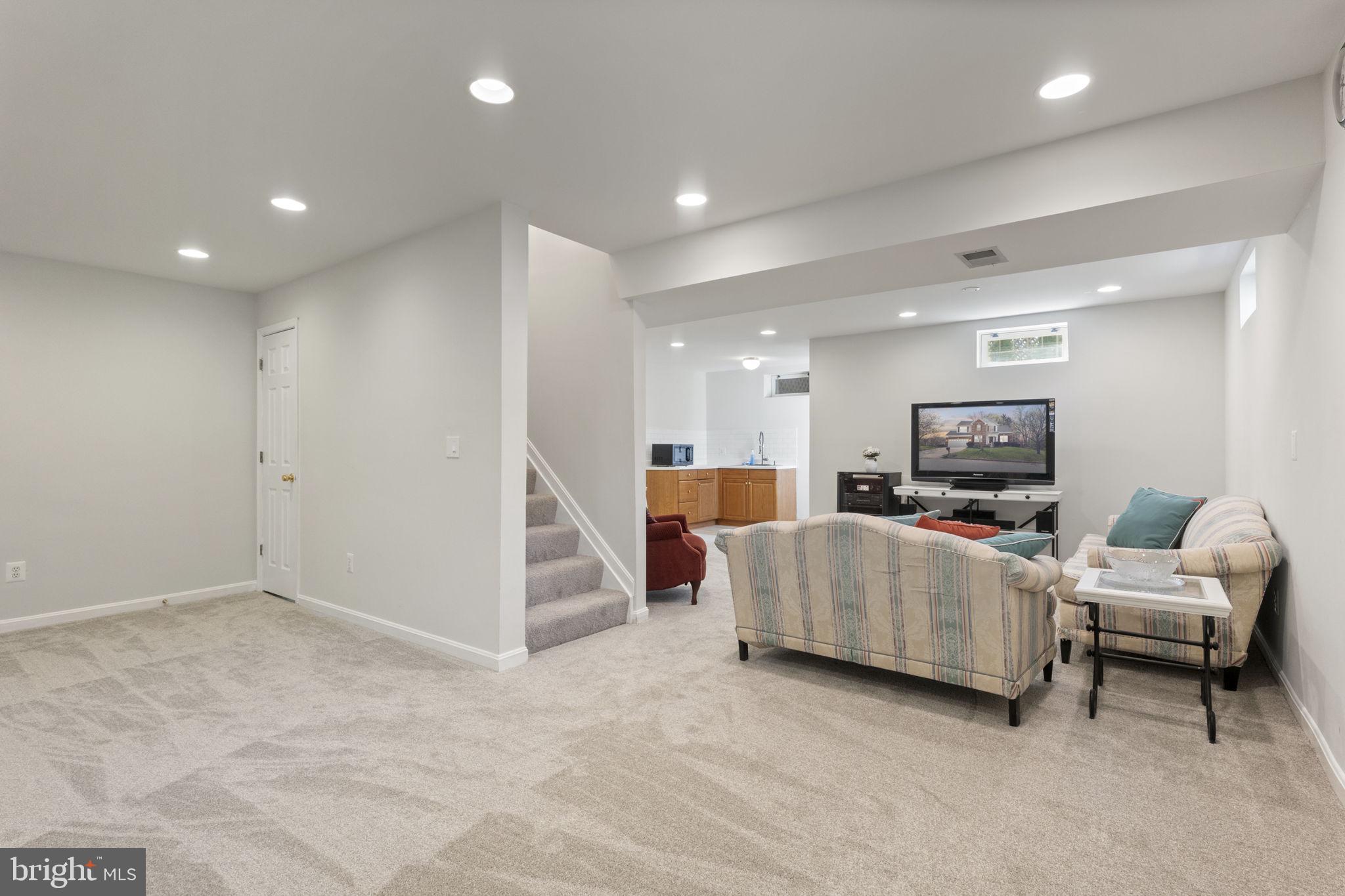 POTOMAC LAKES - Residential