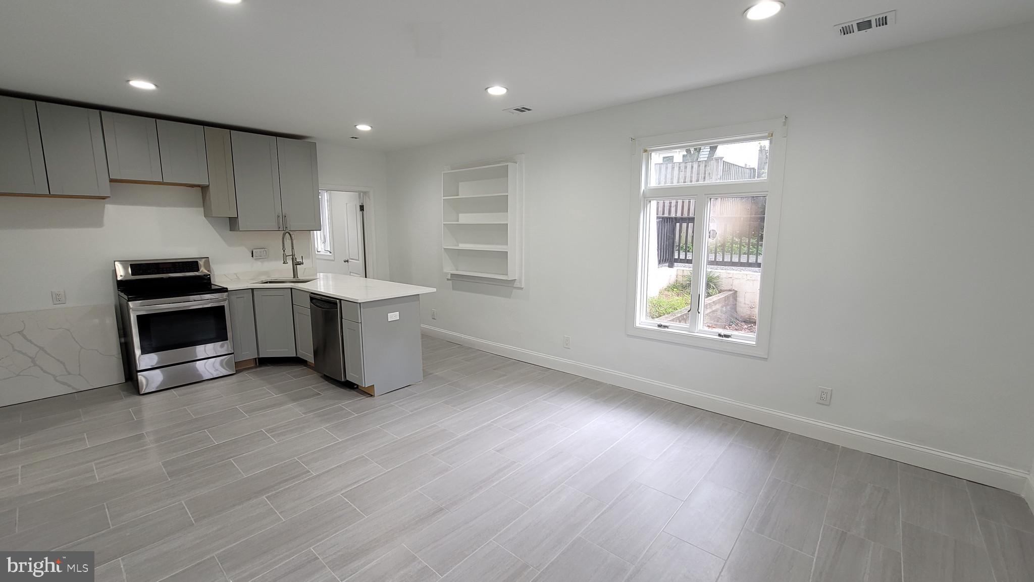 YORKTOWN - Residential Lease