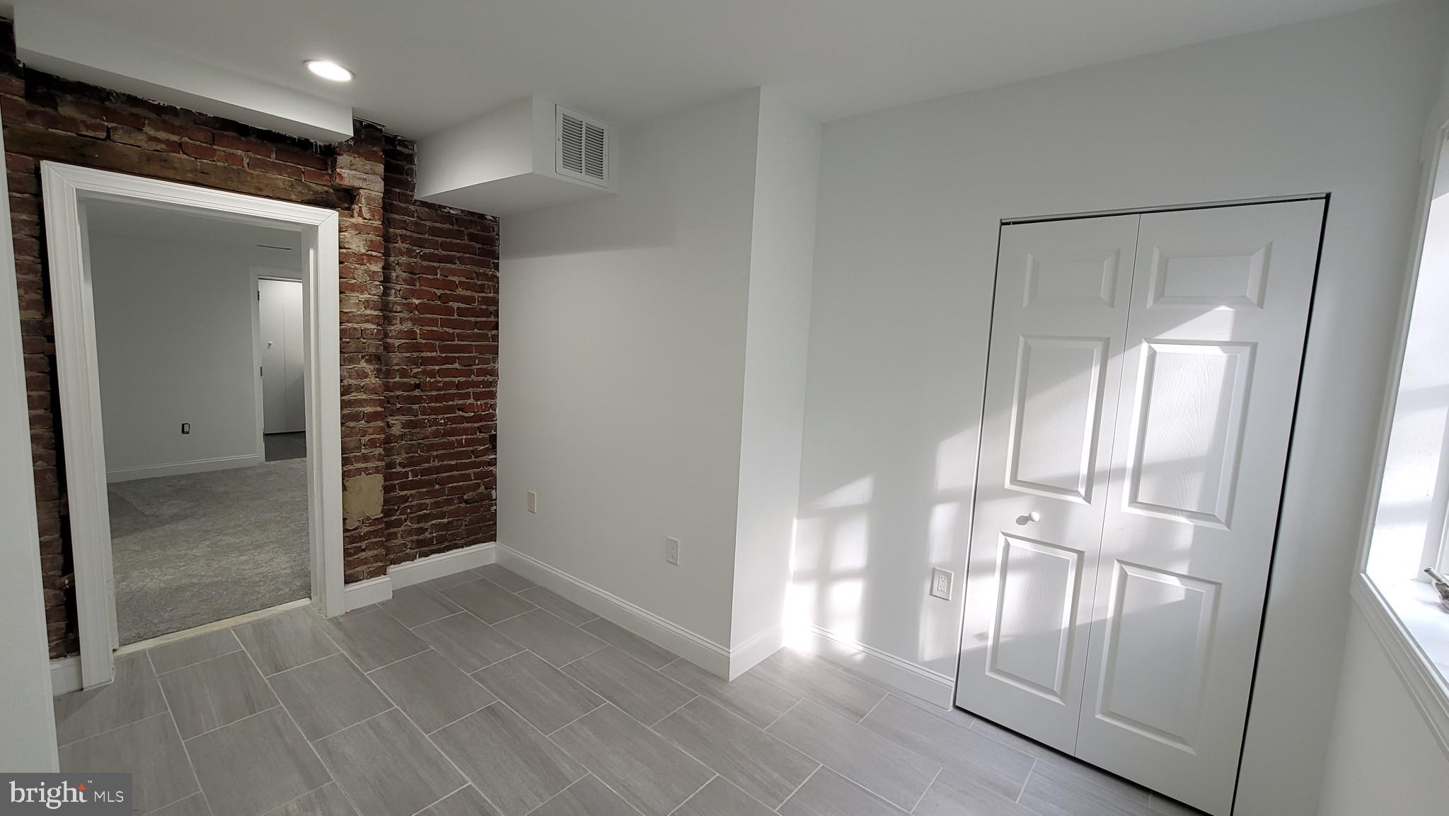 YORKTOWN - Residential Lease