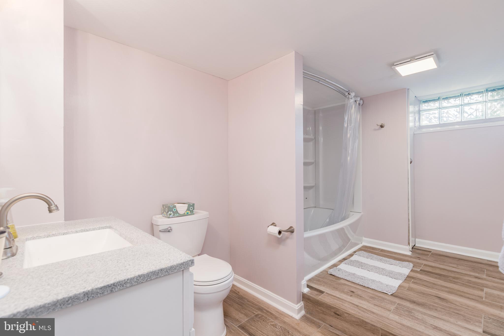 COLONIAL GARDENS - Residential