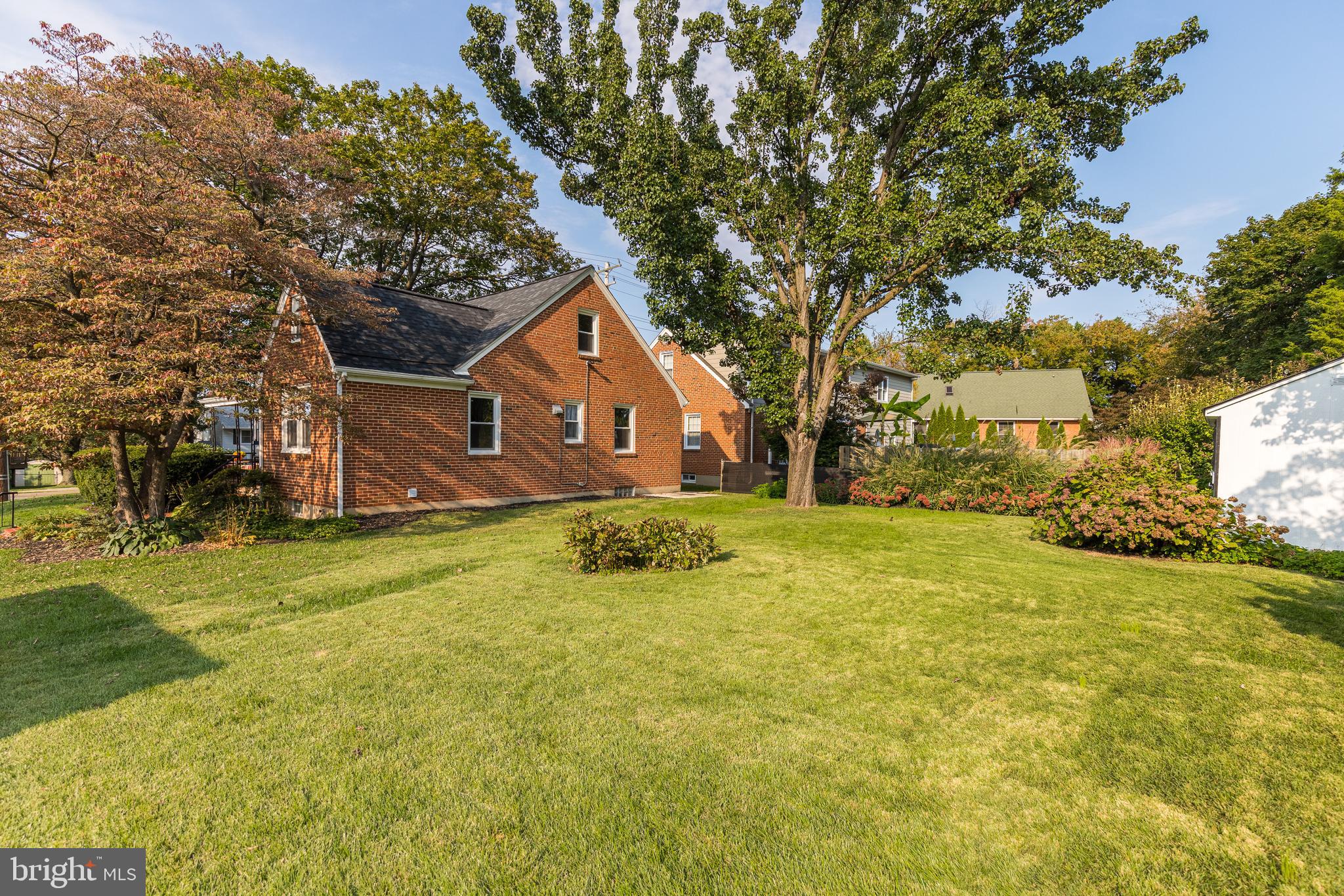 COLONIAL GARDENS - Residential