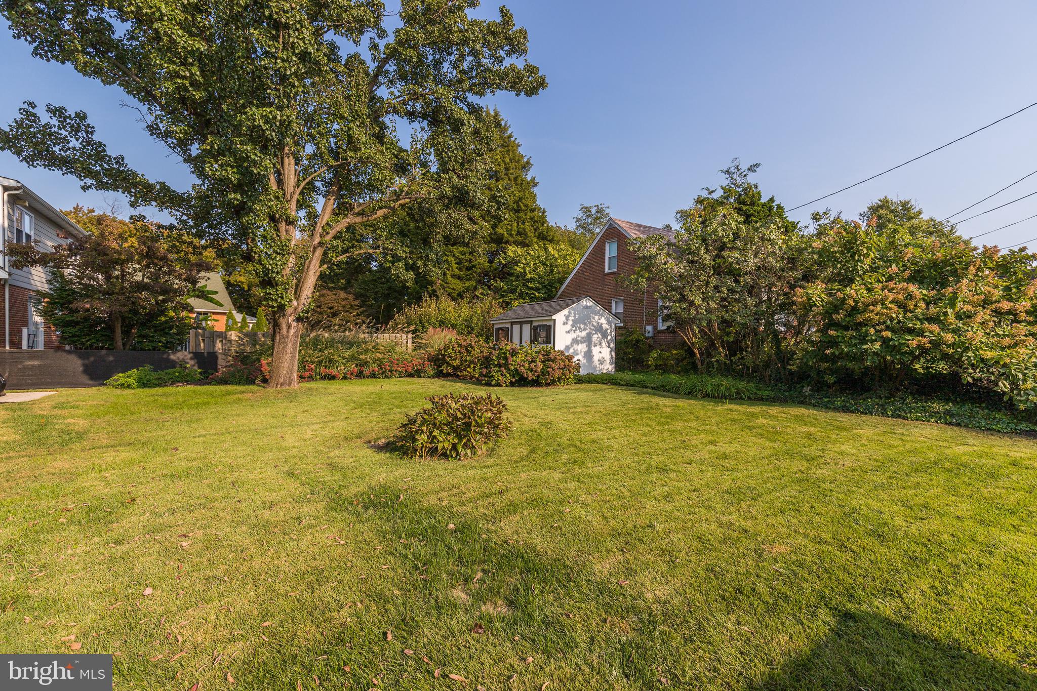 COLONIAL GARDENS - Residential