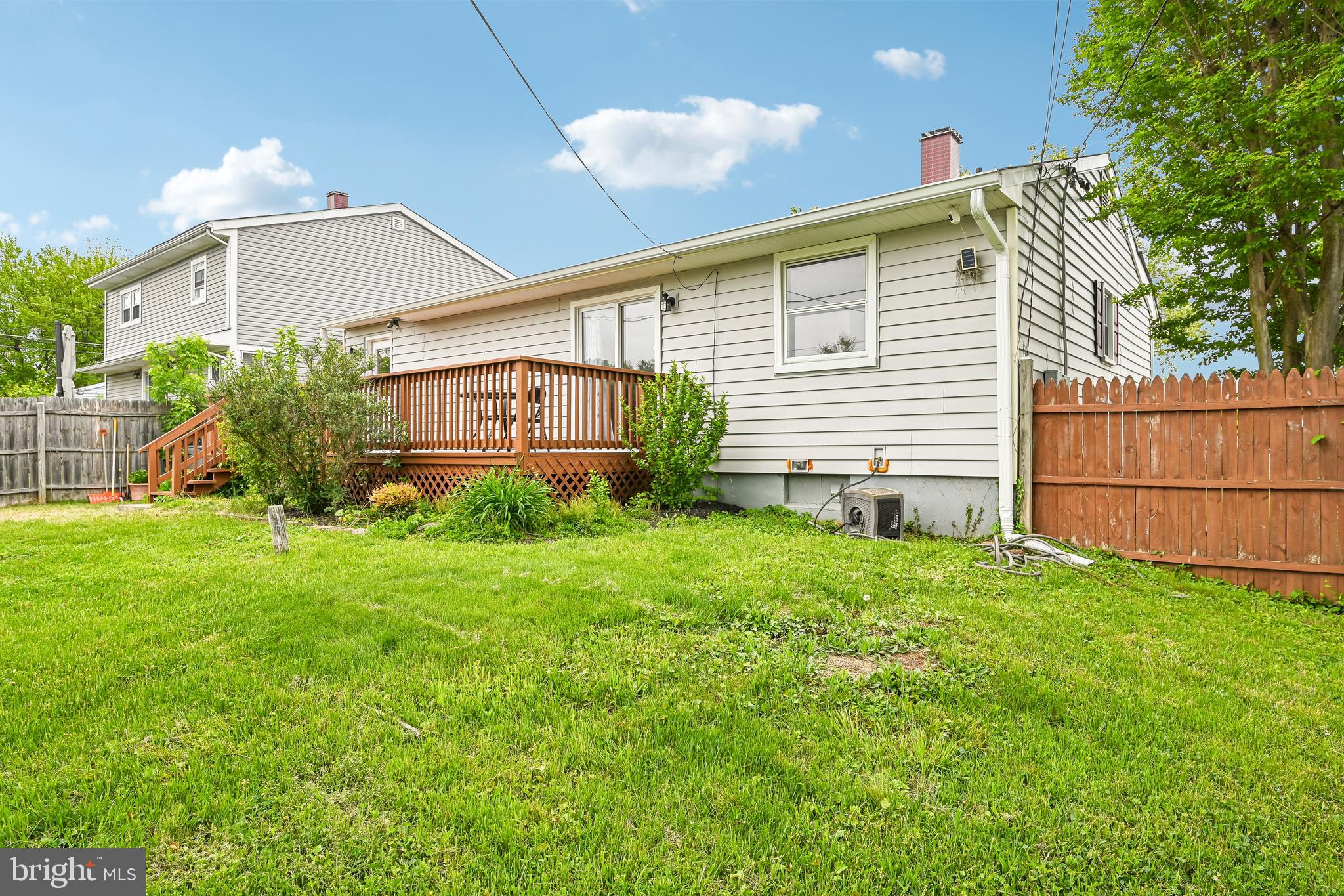 PLEASANTVILLE - Residential