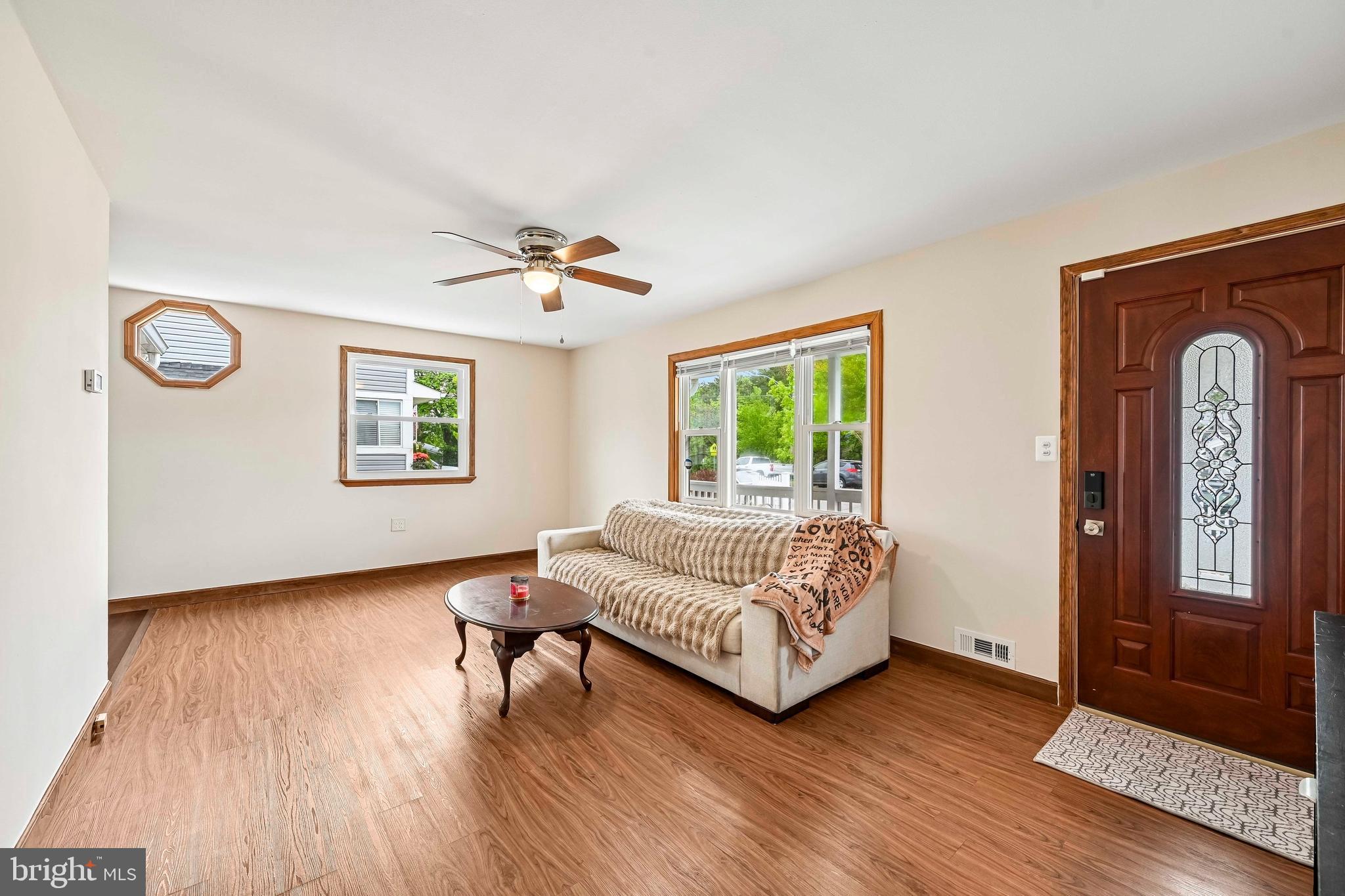 PLEASANTVILLE - Residential