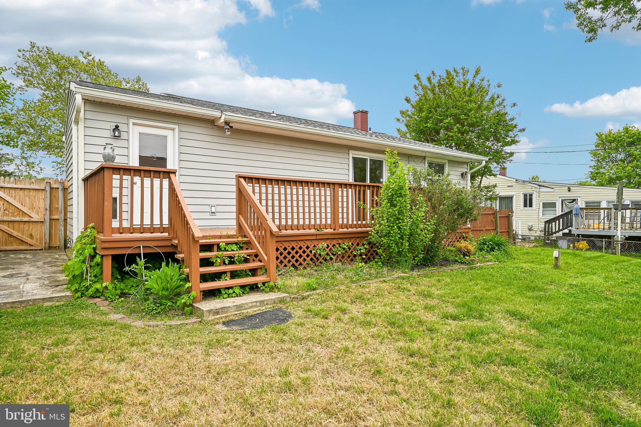 PLEASANTVILLE - Residential