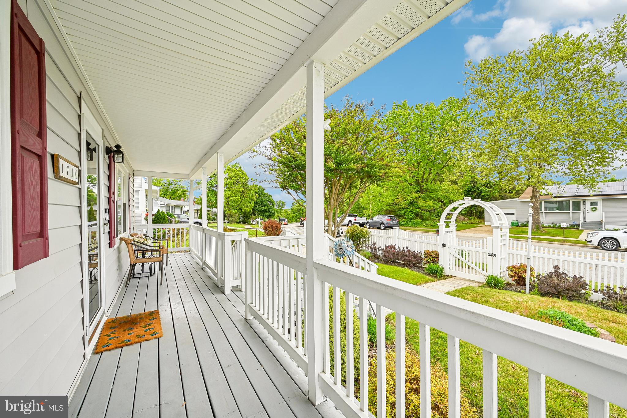 PLEASANTVILLE - Residential