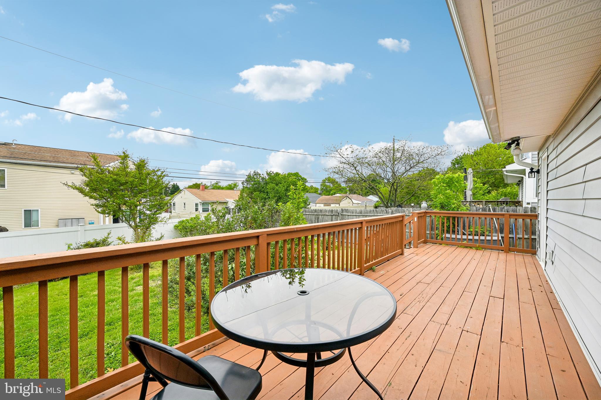 PLEASANTVILLE - Residential