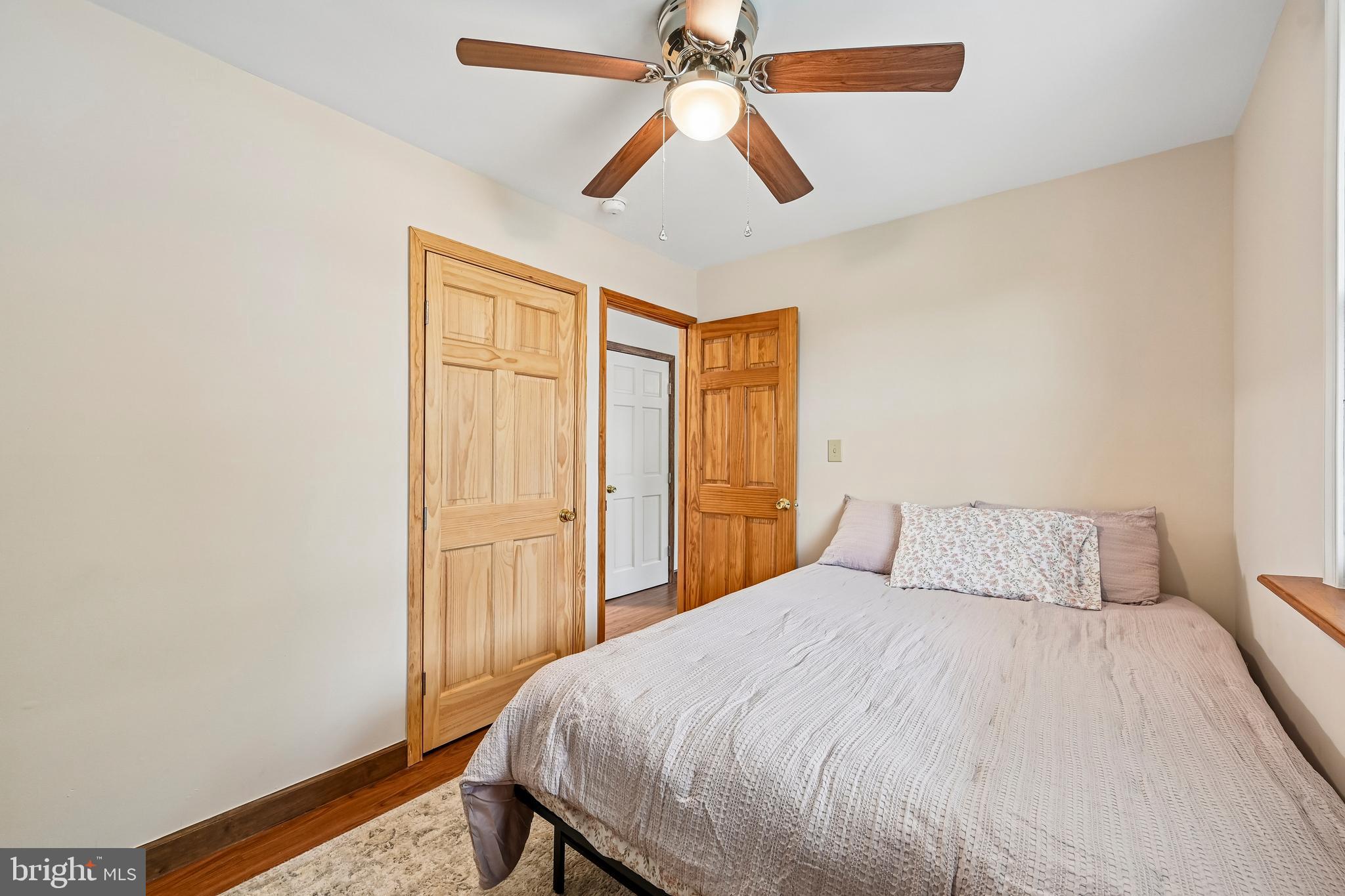 PLEASANTVILLE - Residential