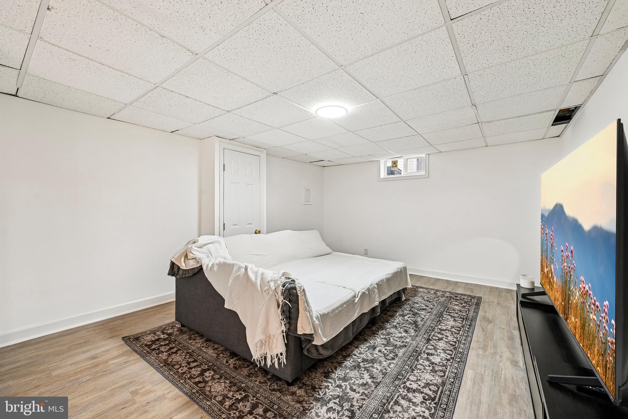 PLEASANTVILLE - Residential