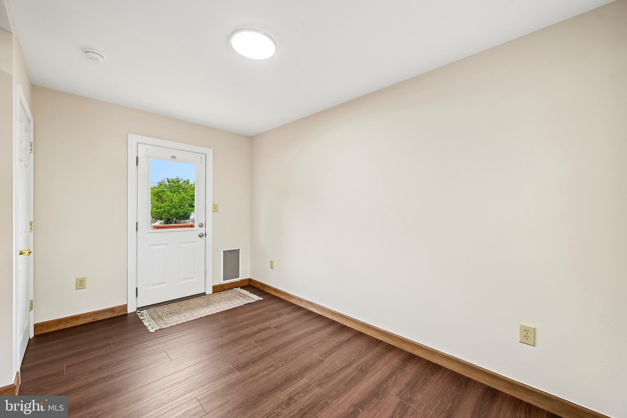 PLEASANTVILLE - Residential