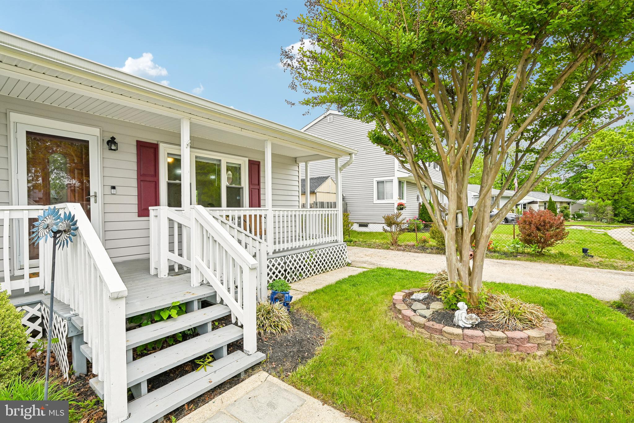 PLEASANTVILLE - Residential