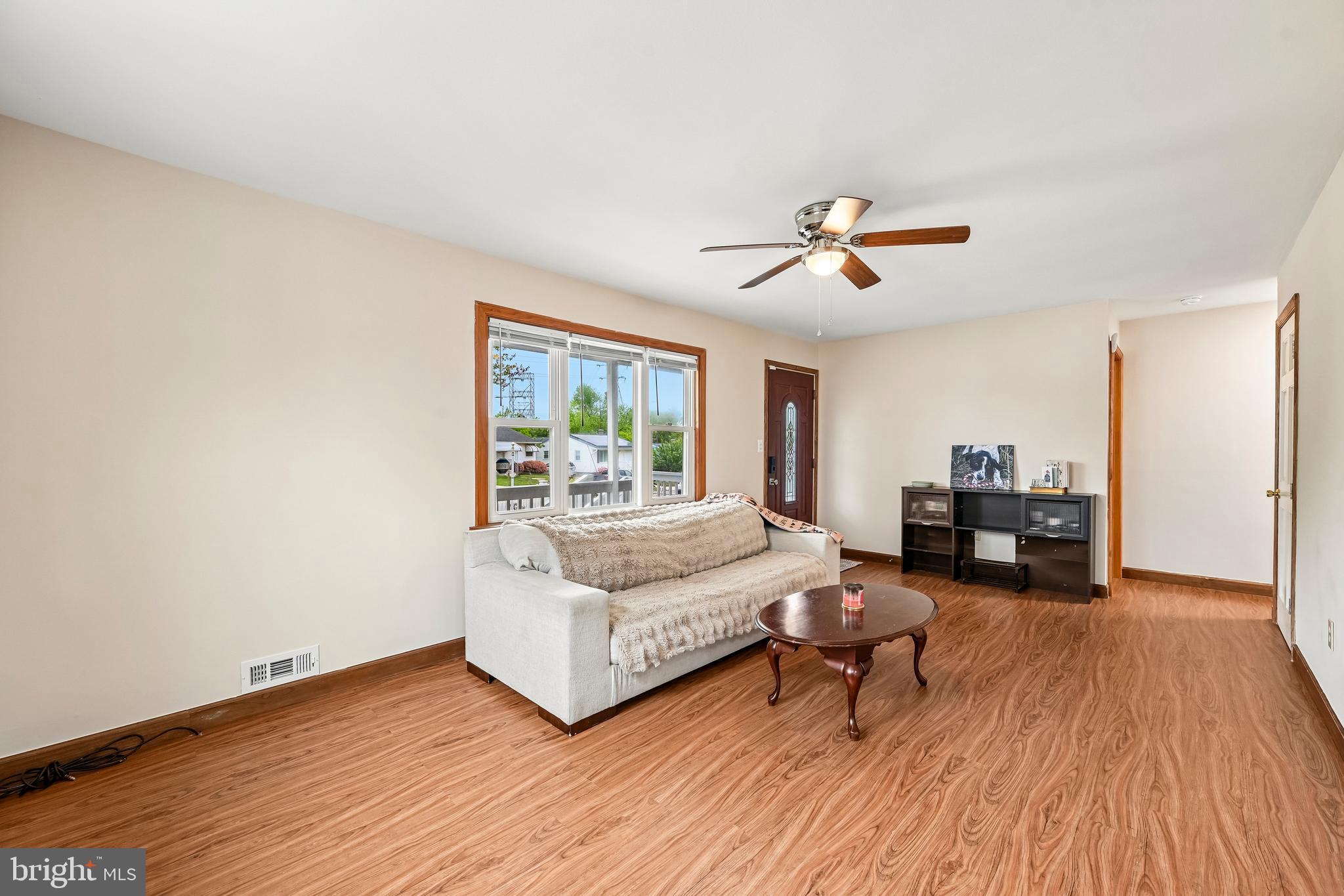 PLEASANTVILLE - Residential