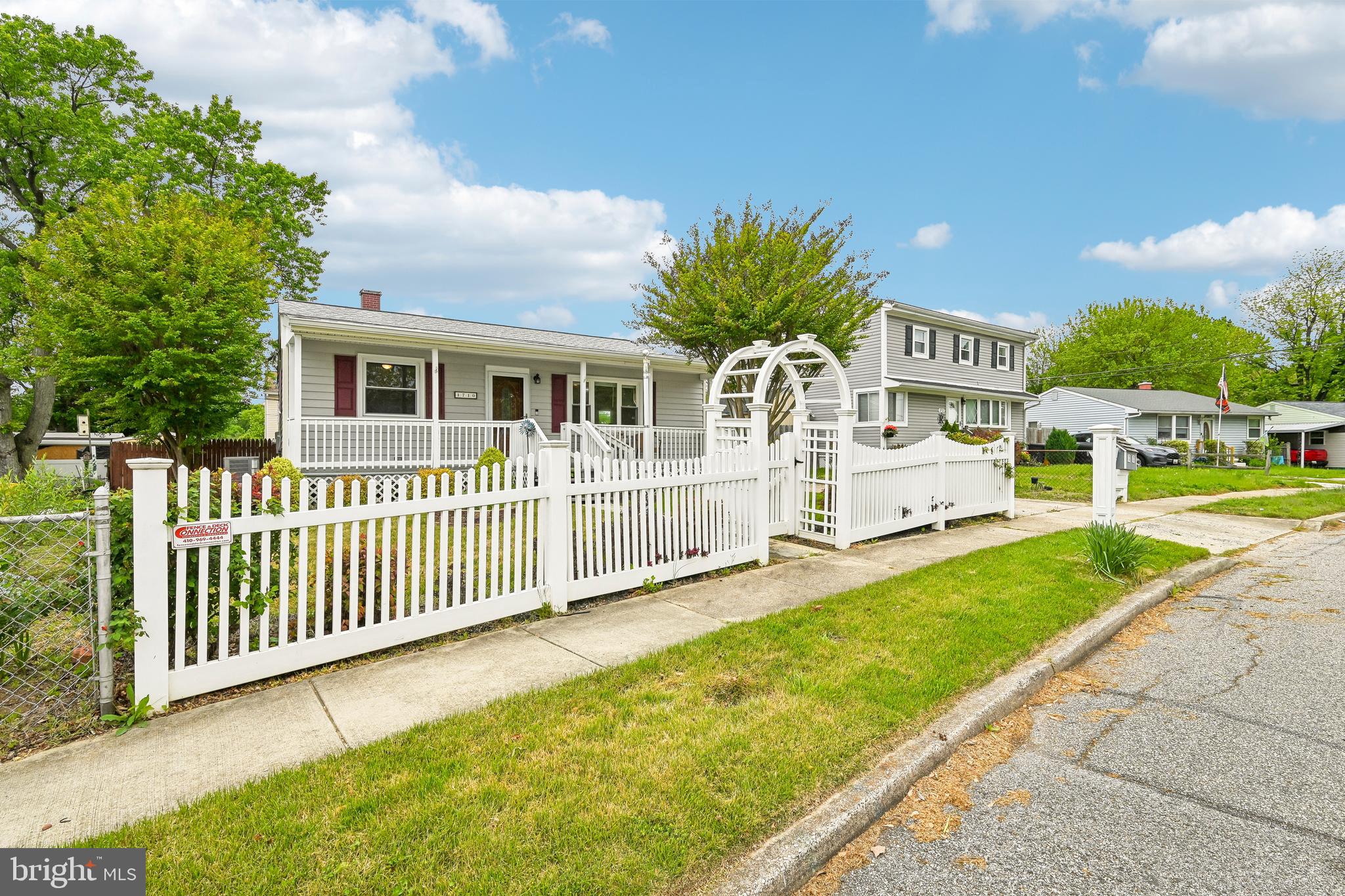 PLEASANTVILLE - Residential