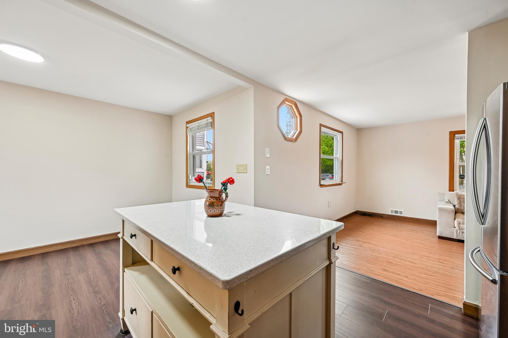 PLEASANTVILLE - Residential