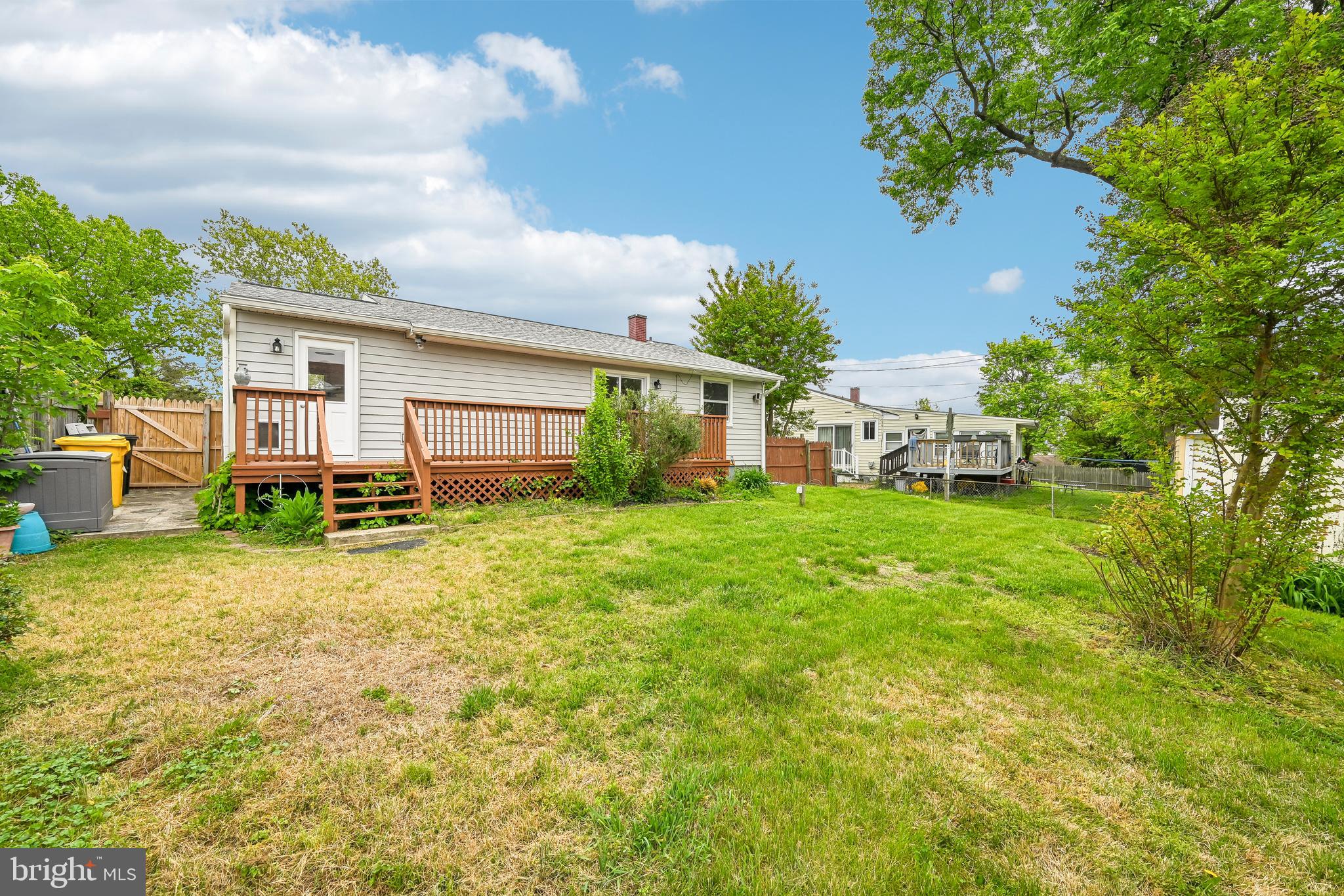 PLEASANTVILLE - Residential