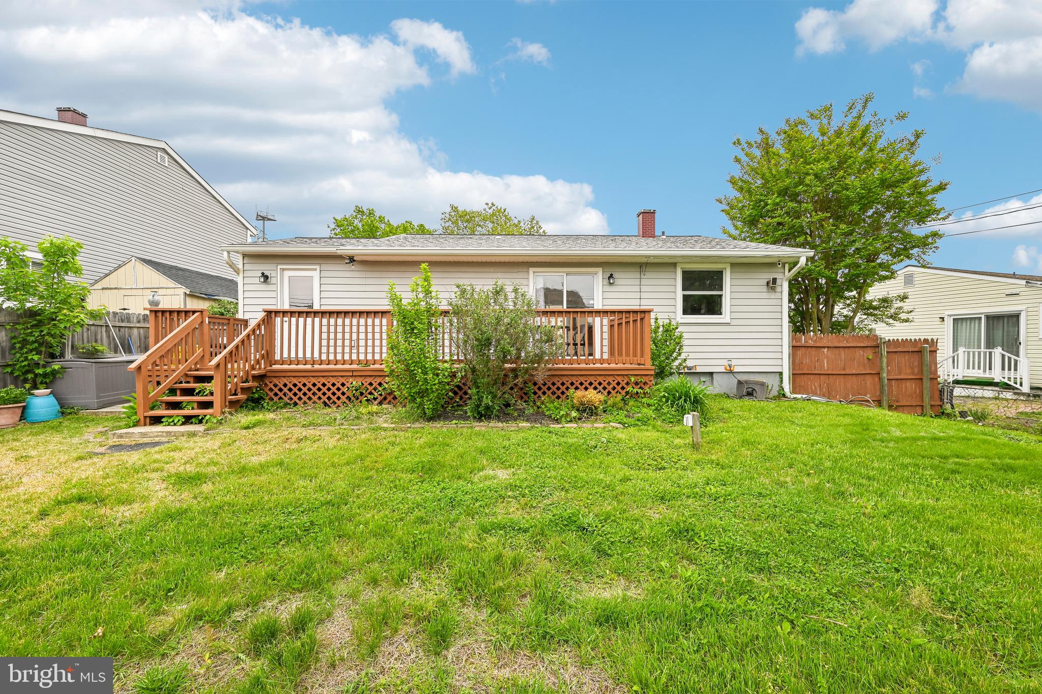PLEASANTVILLE - Residential