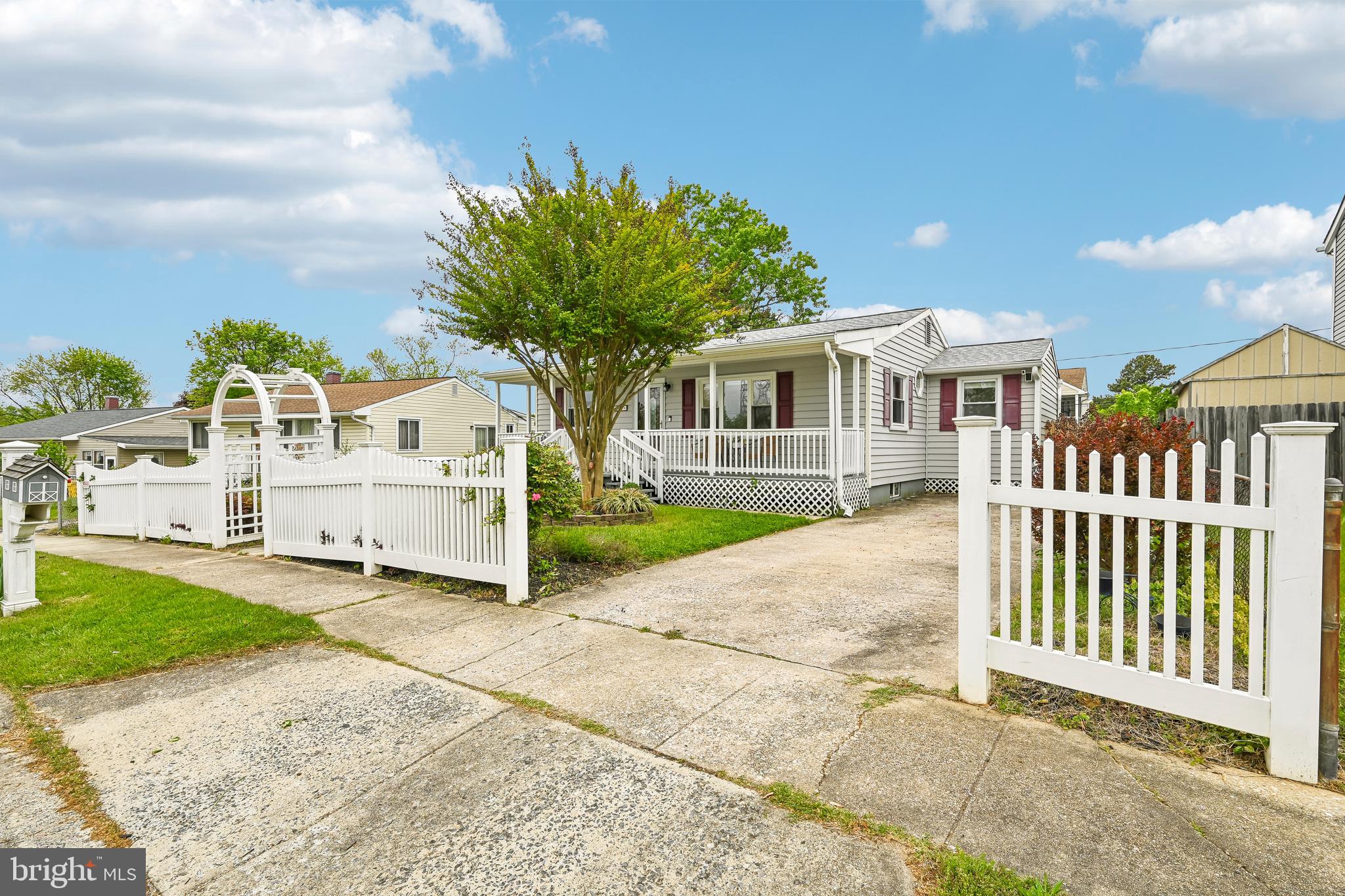 PLEASANTVILLE - Residential