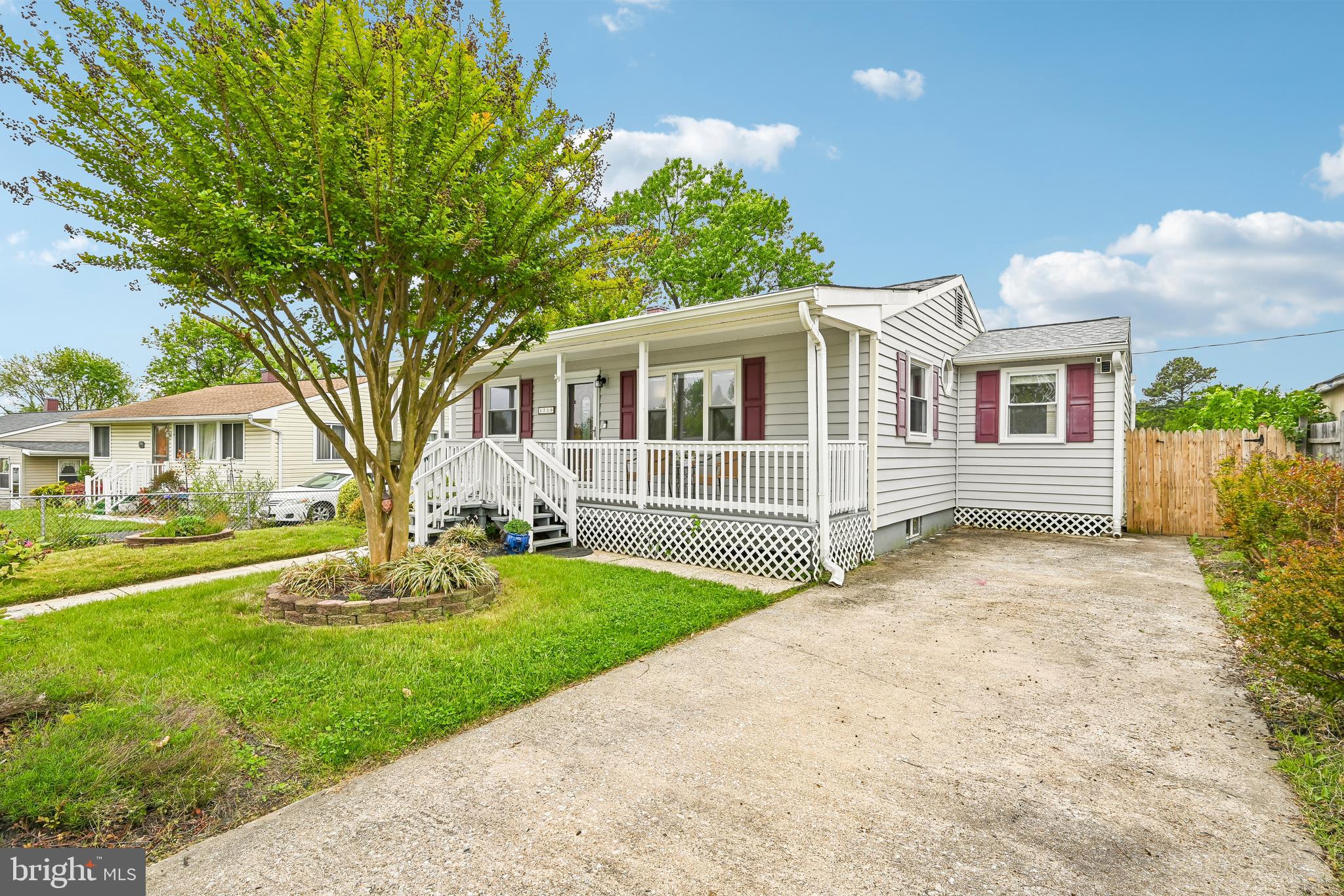 PLEASANTVILLE - Residential