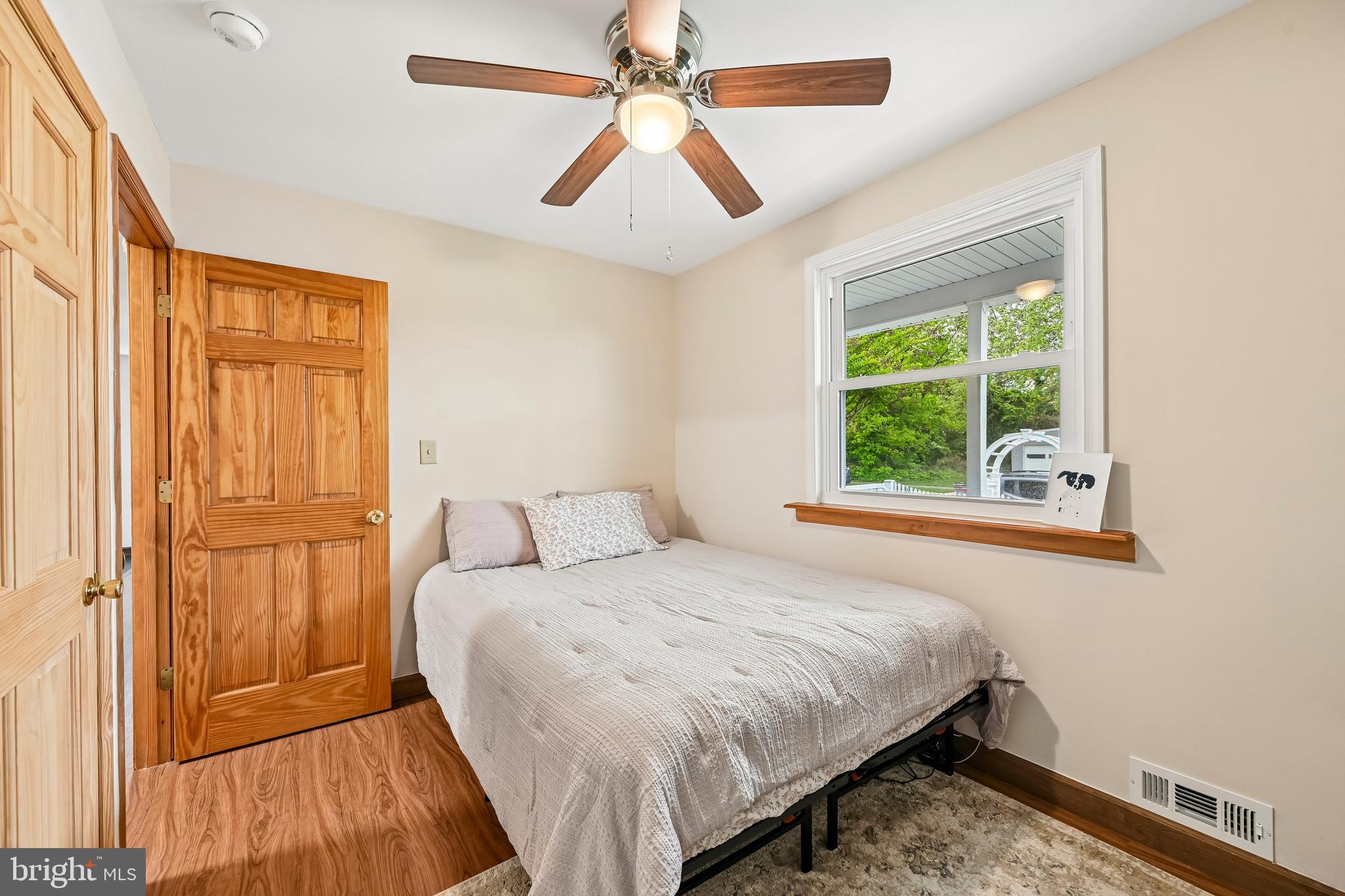 PLEASANTVILLE - Residential