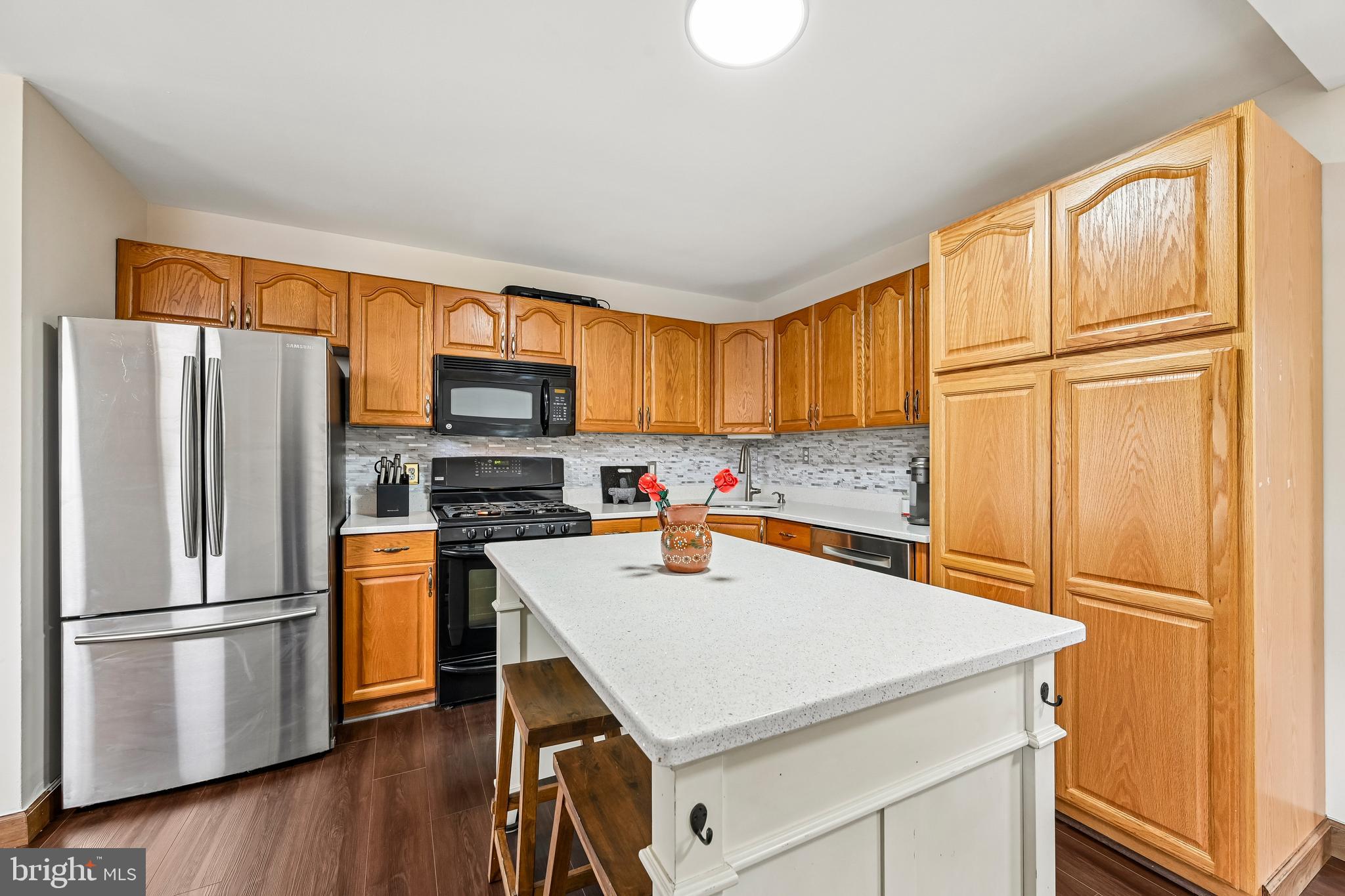 PLEASANTVILLE - Residential