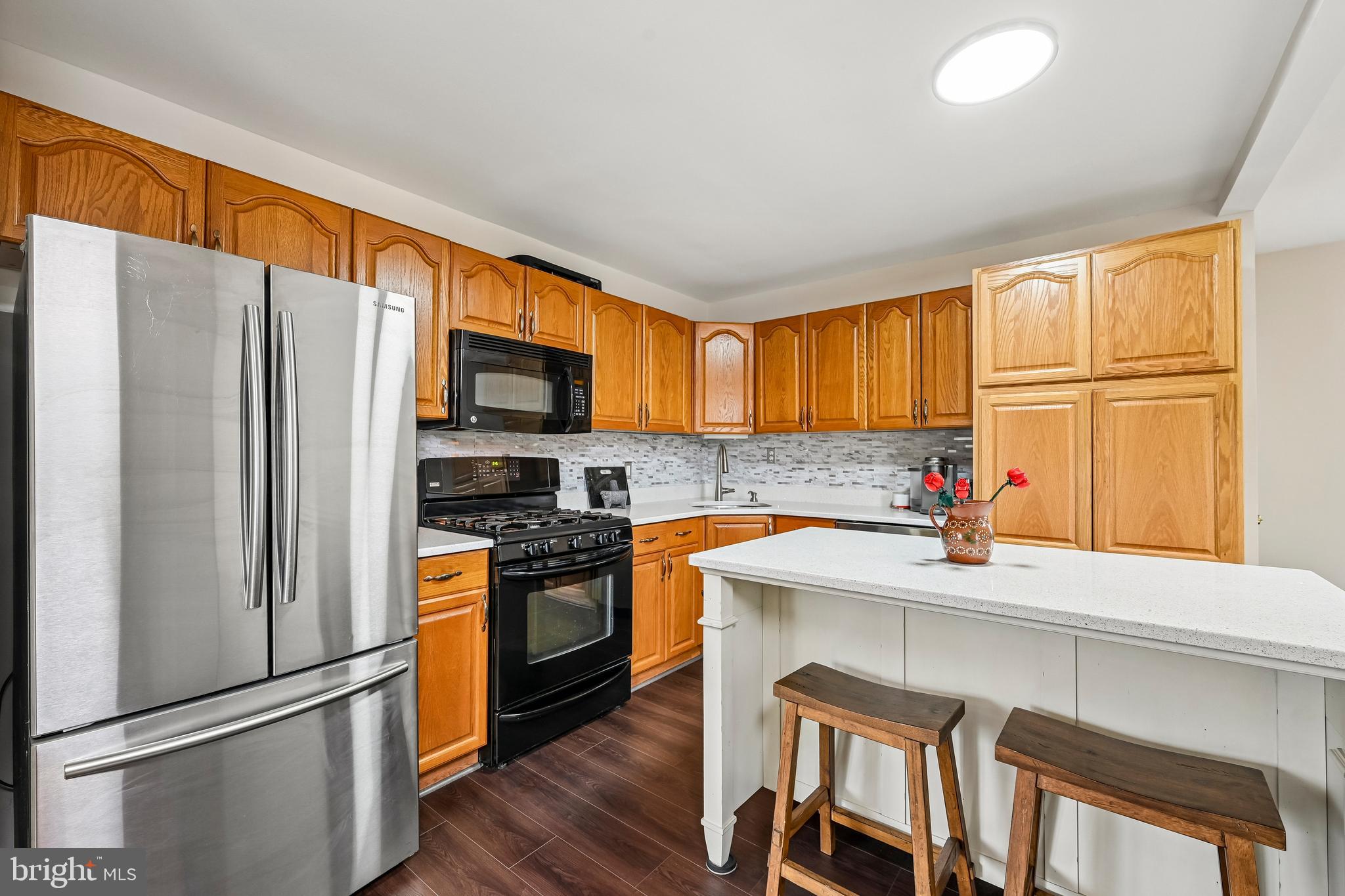 PLEASANTVILLE - Residential