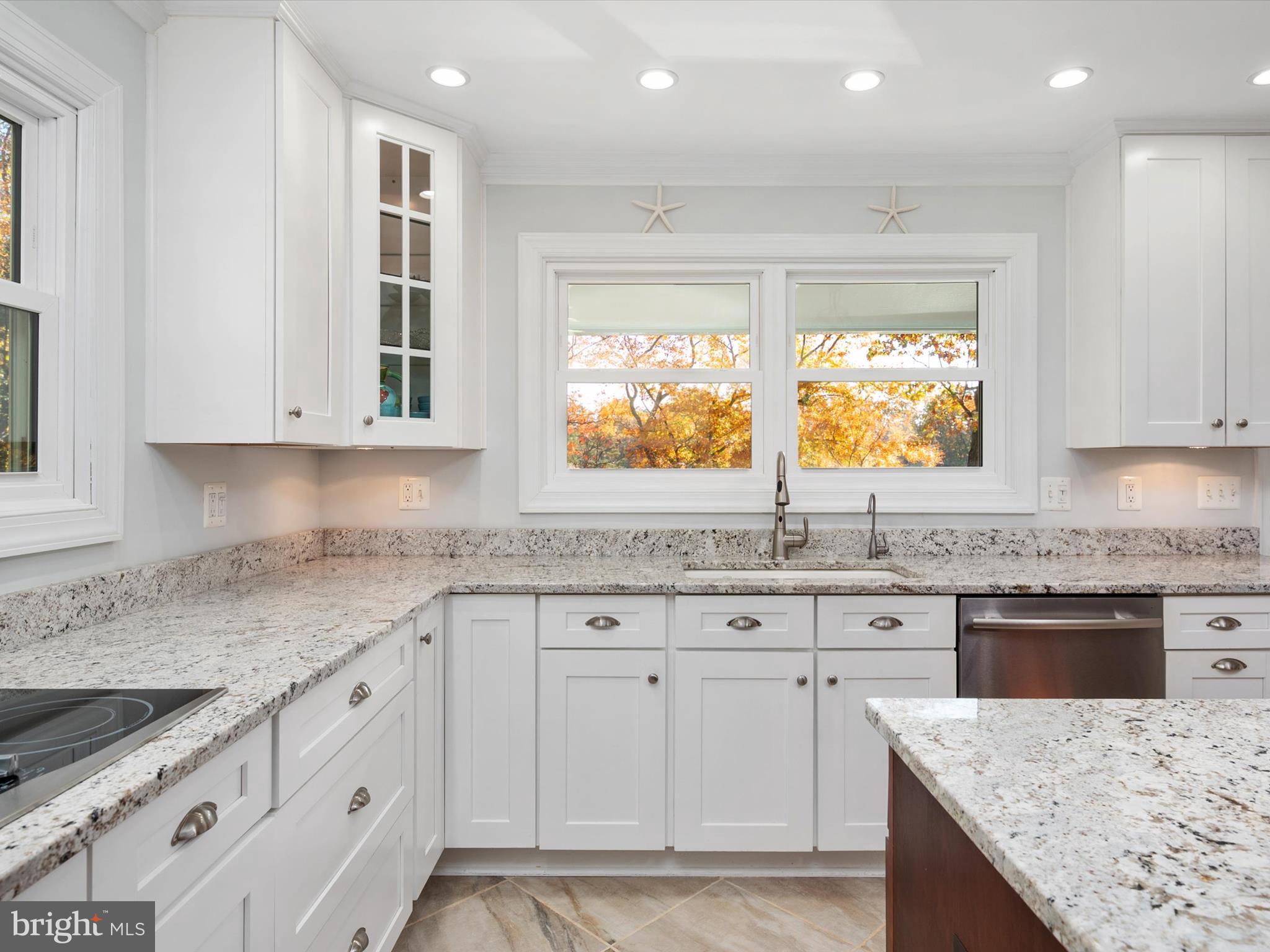 WALLACE MANOR - Residential