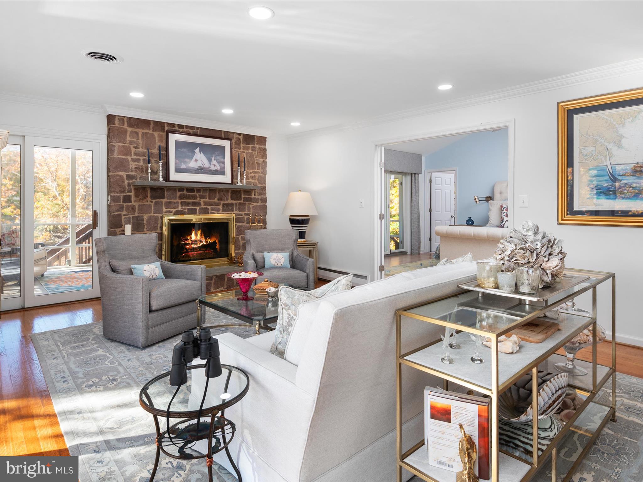 WALLACE MANOR - Residential