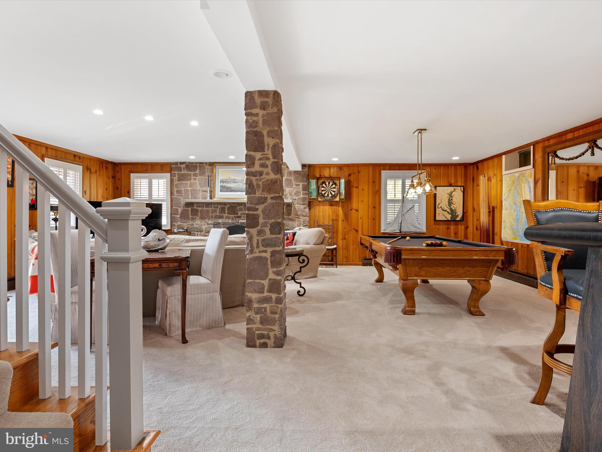 WALLACE MANOR - Residential