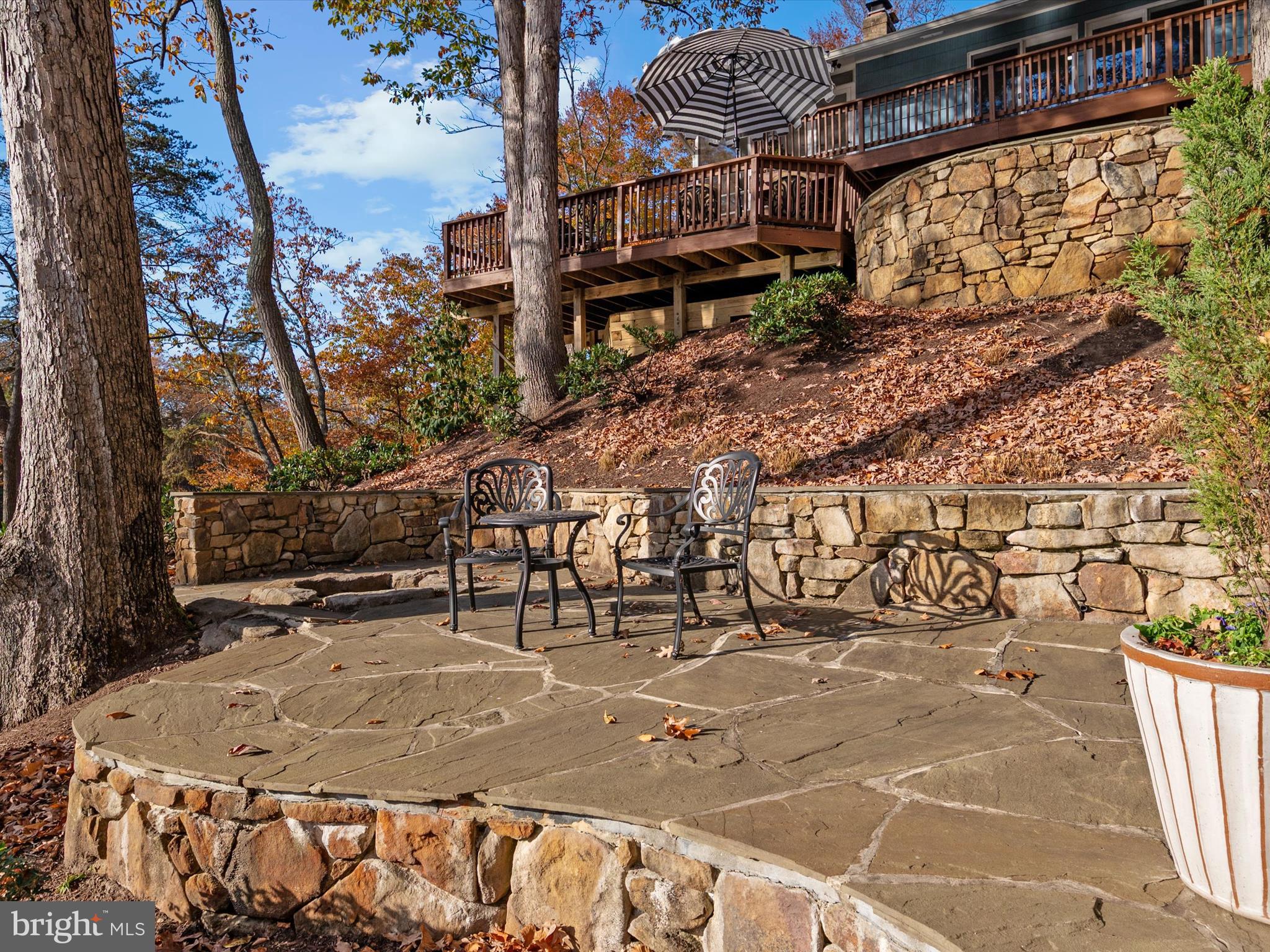 WALLACE MANOR - Residential