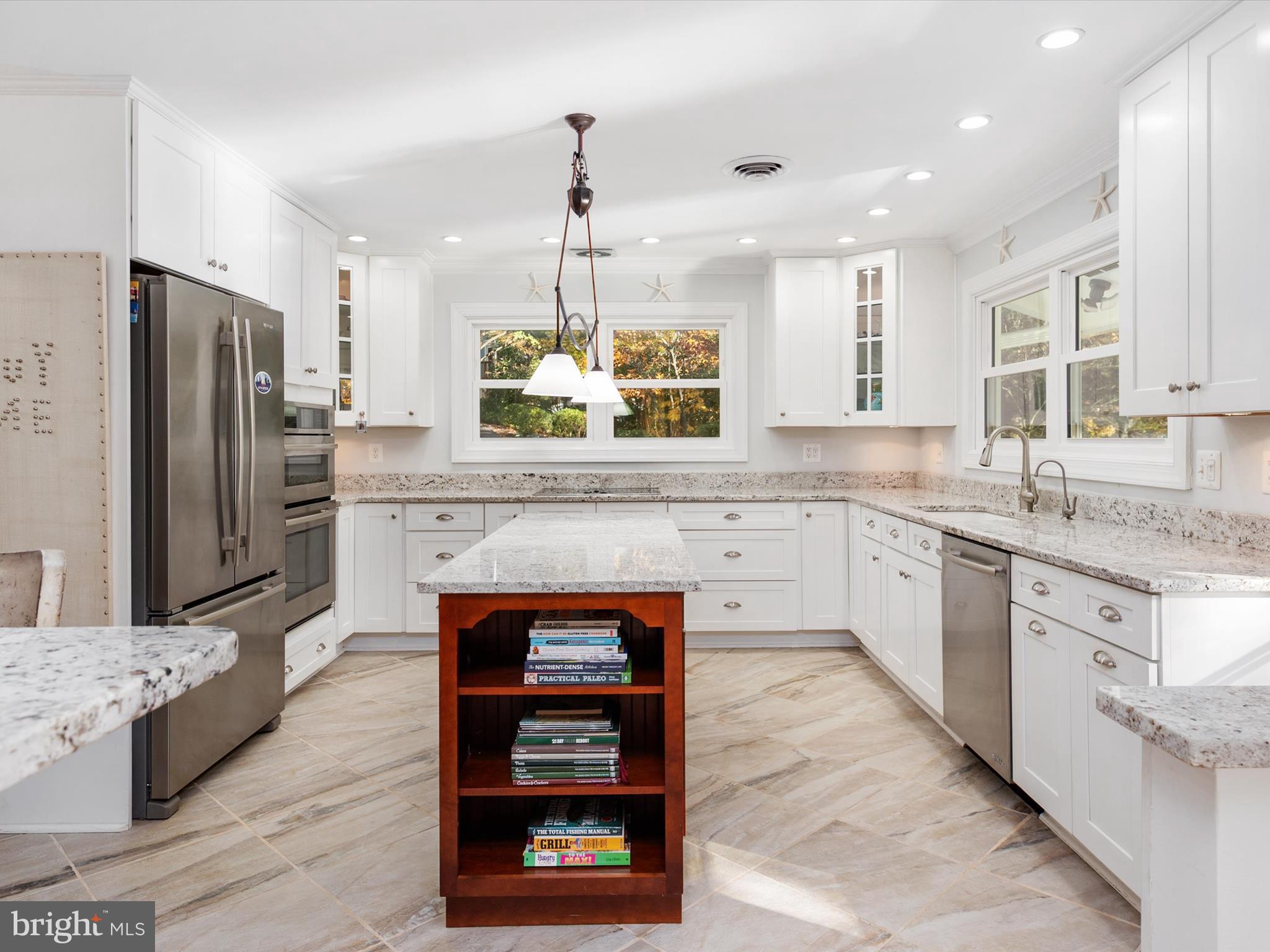 WALLACE MANOR - Residential