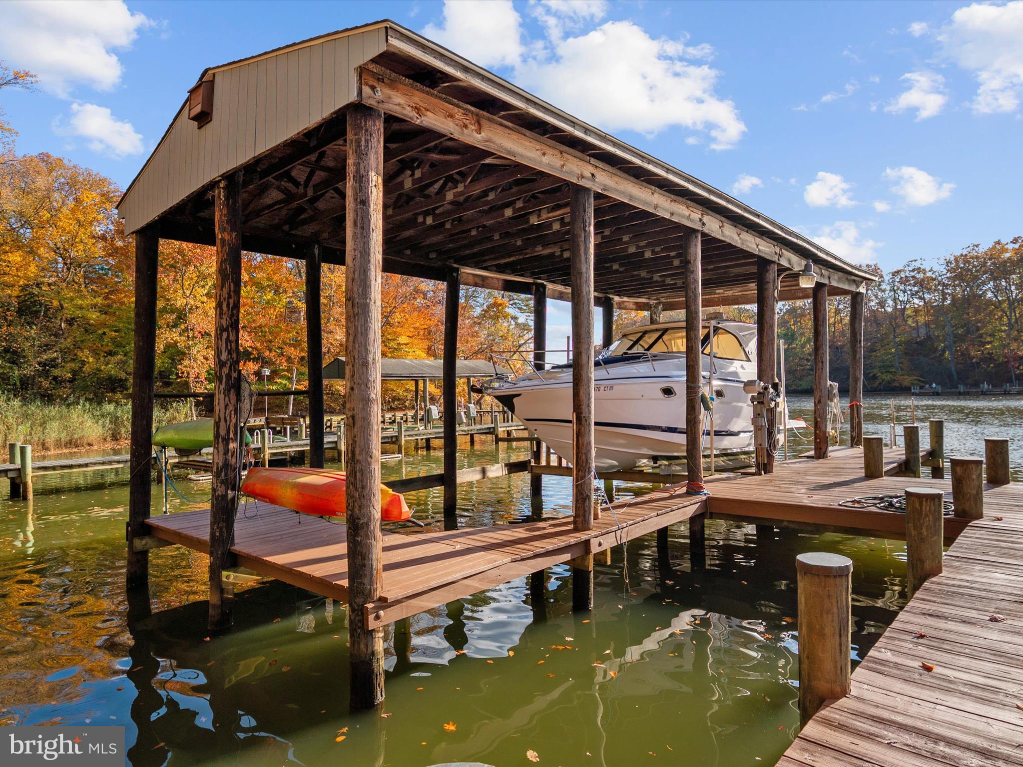 WALLACE MANOR - Residential