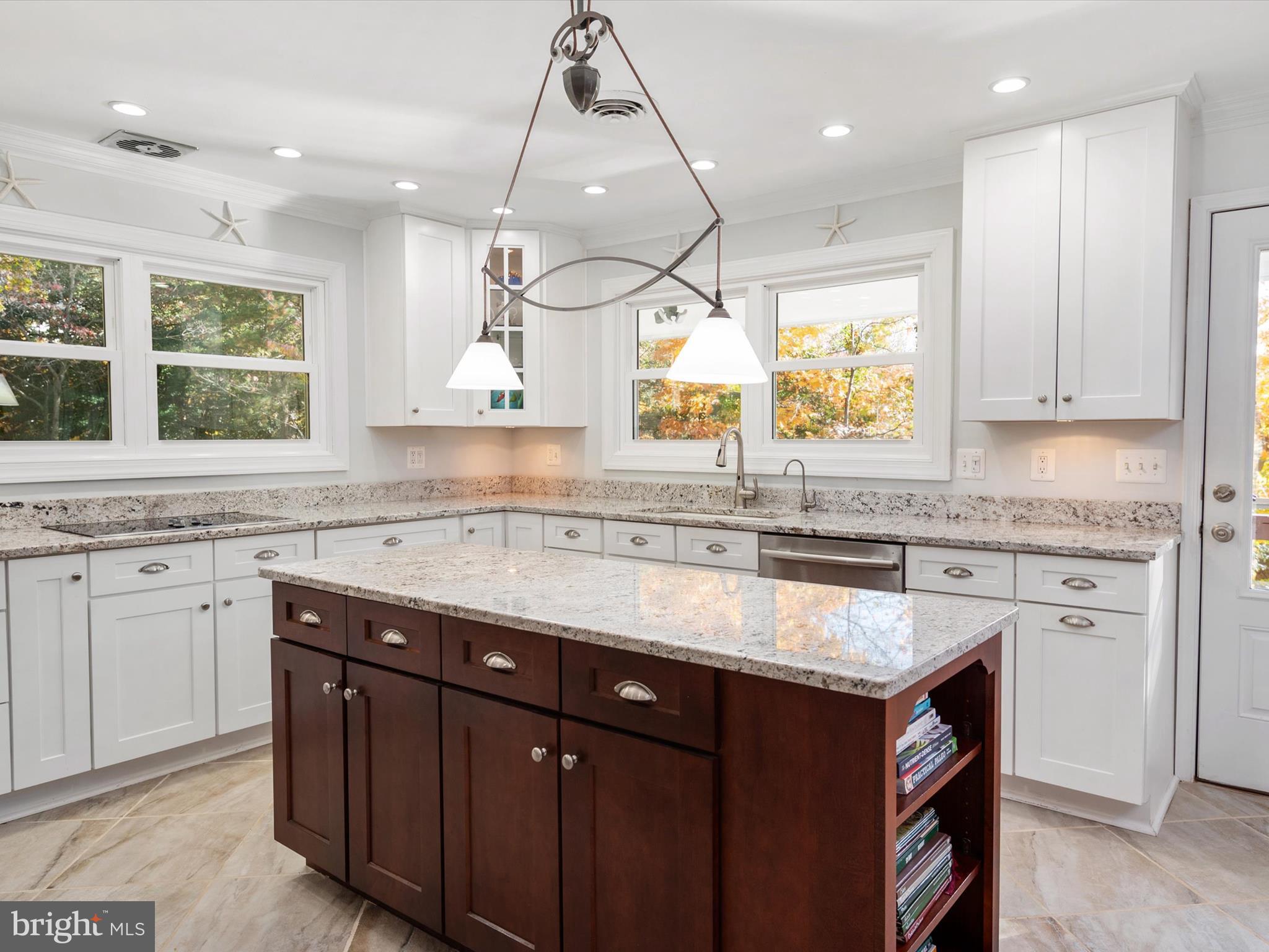 WALLACE MANOR - Residential