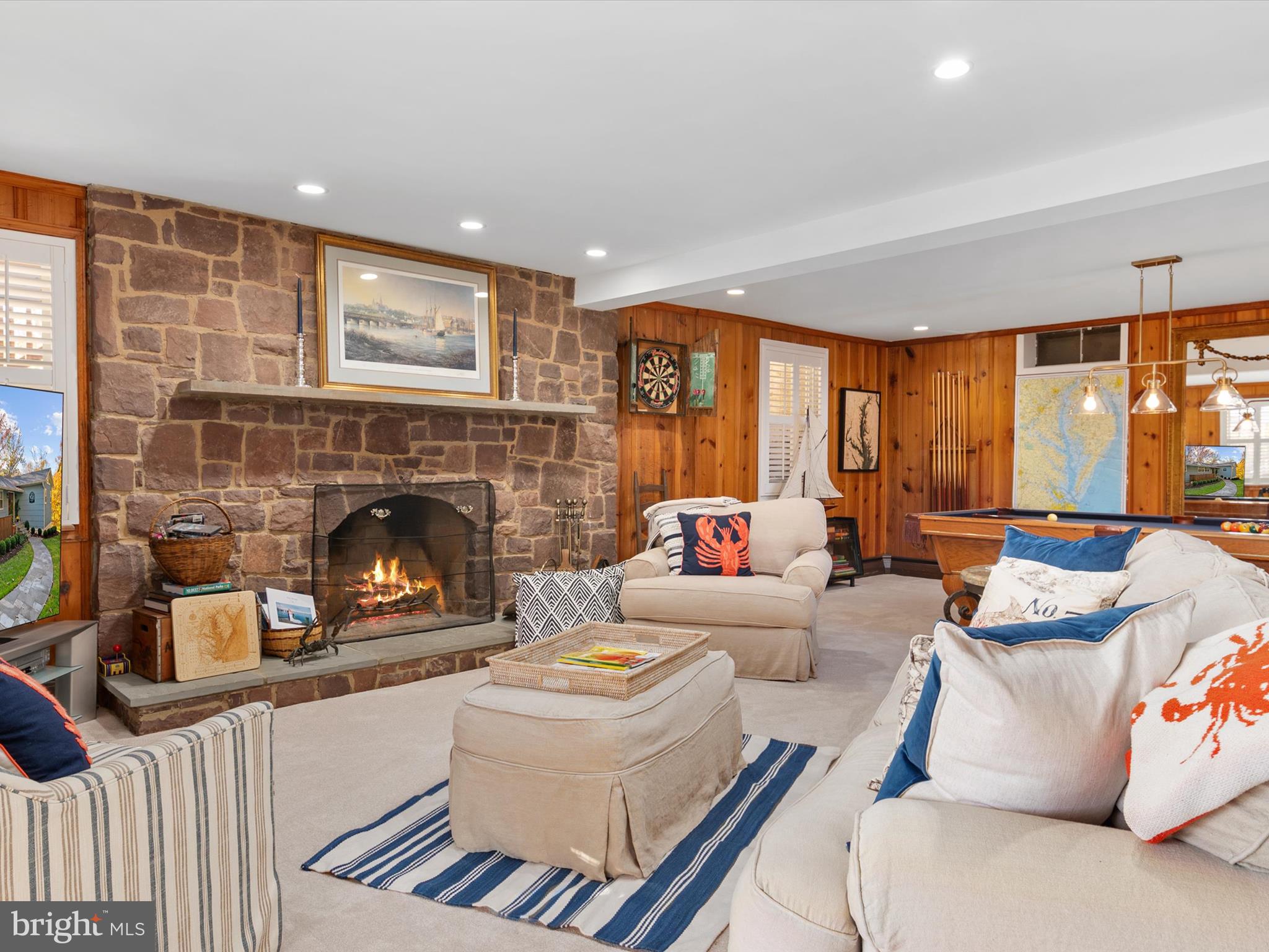 WALLACE MANOR - Residential