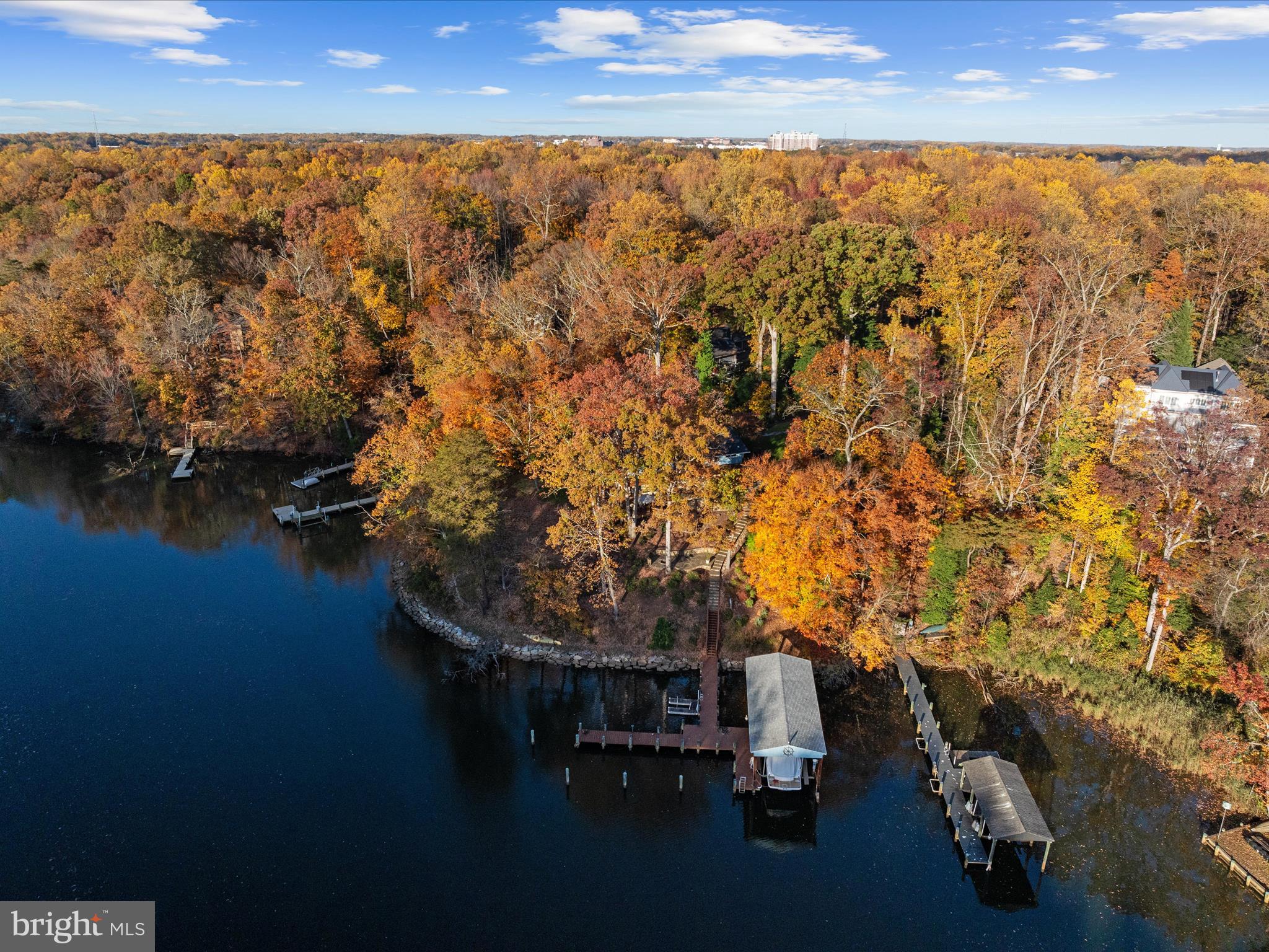 WALLACE MANOR - Residential