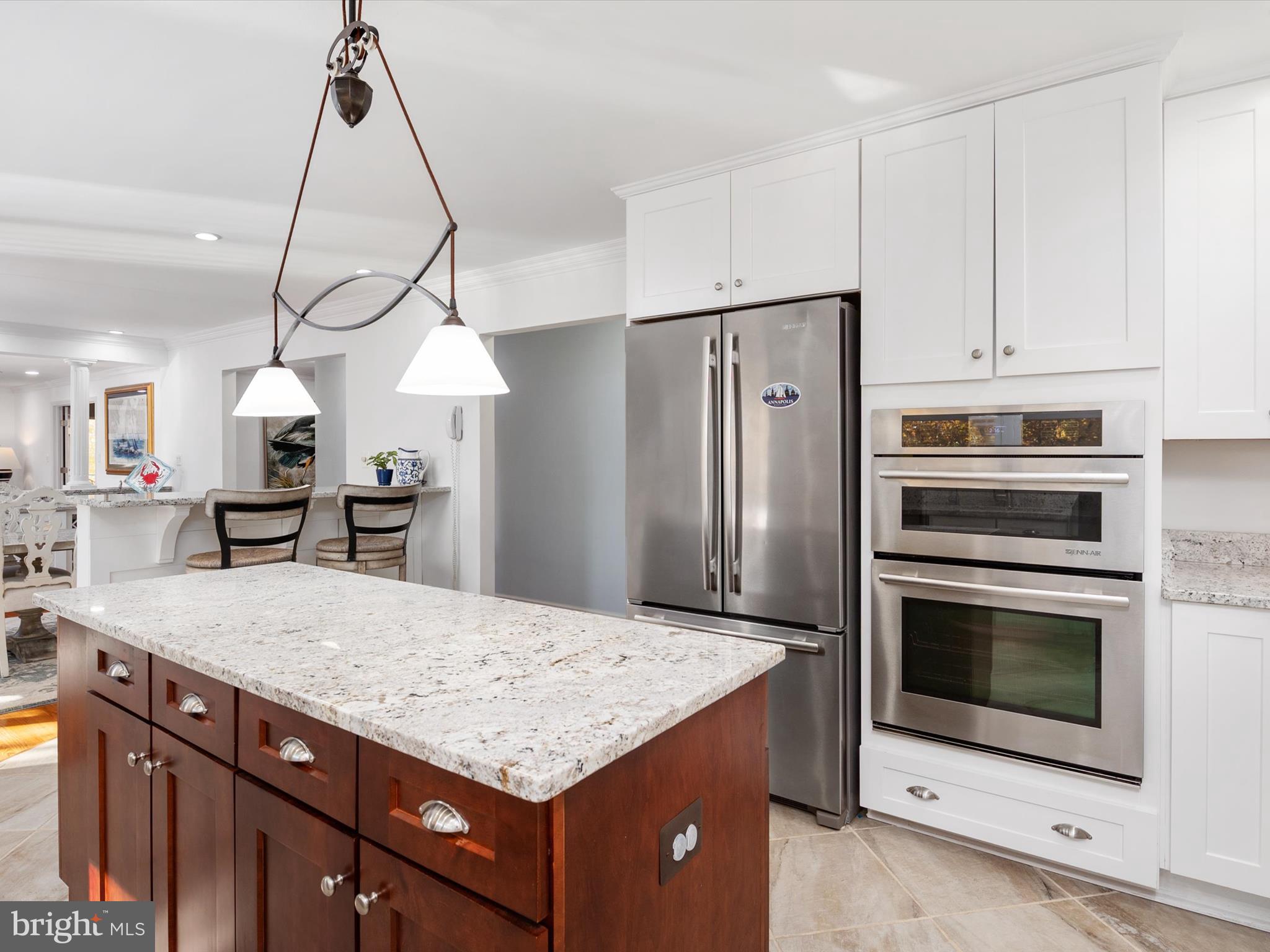 WALLACE MANOR - Residential